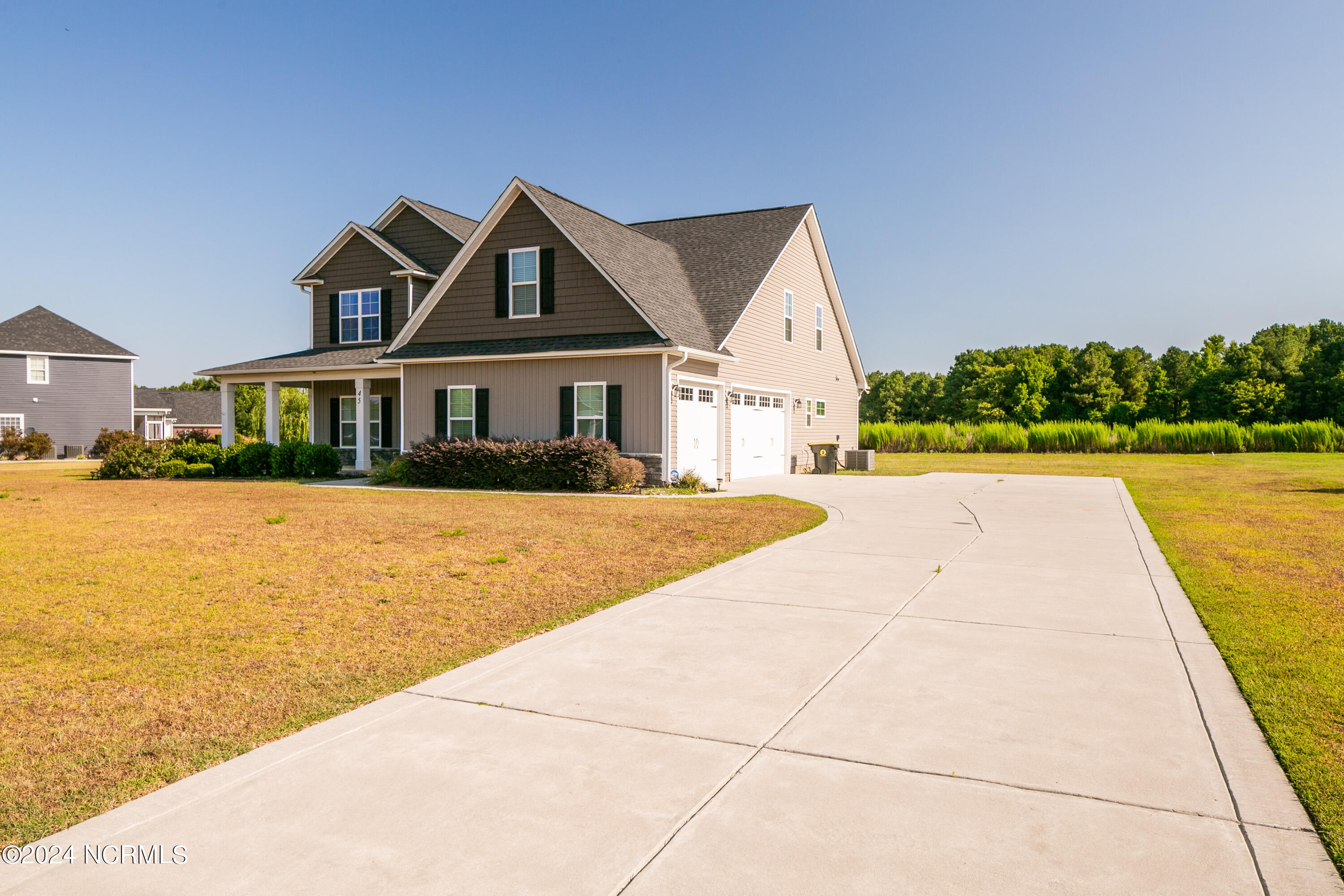 45 E Bermuda Circle Property Photo 2