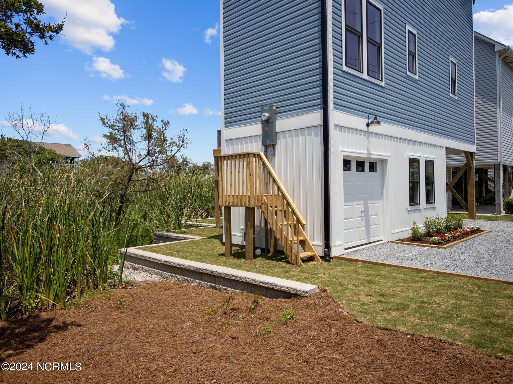 1015 S Topsail Drive Property Photo 6
