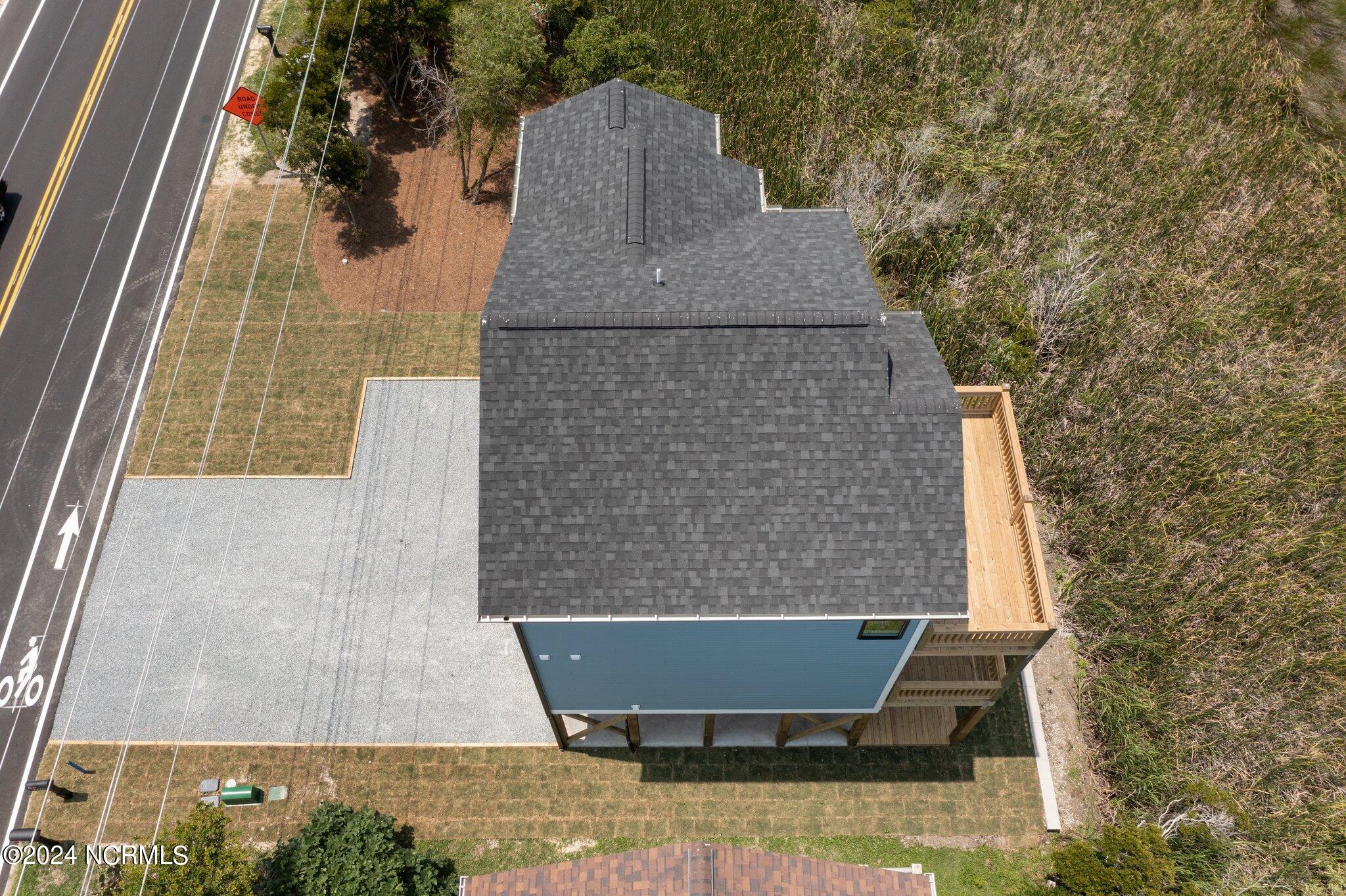 1015 S Topsail Drive Property Photo 9