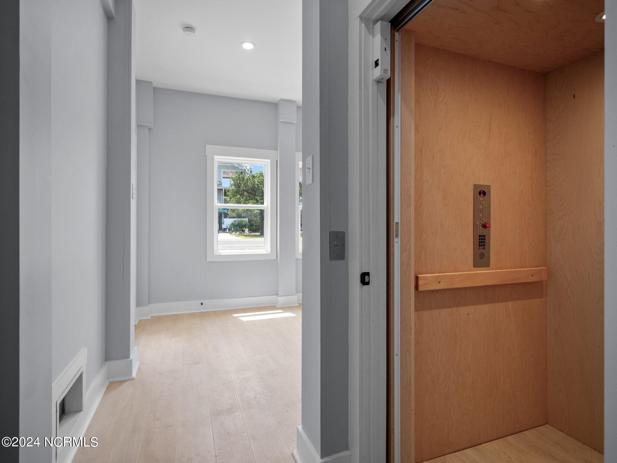 1015 S Topsail Drive Property Photo 17