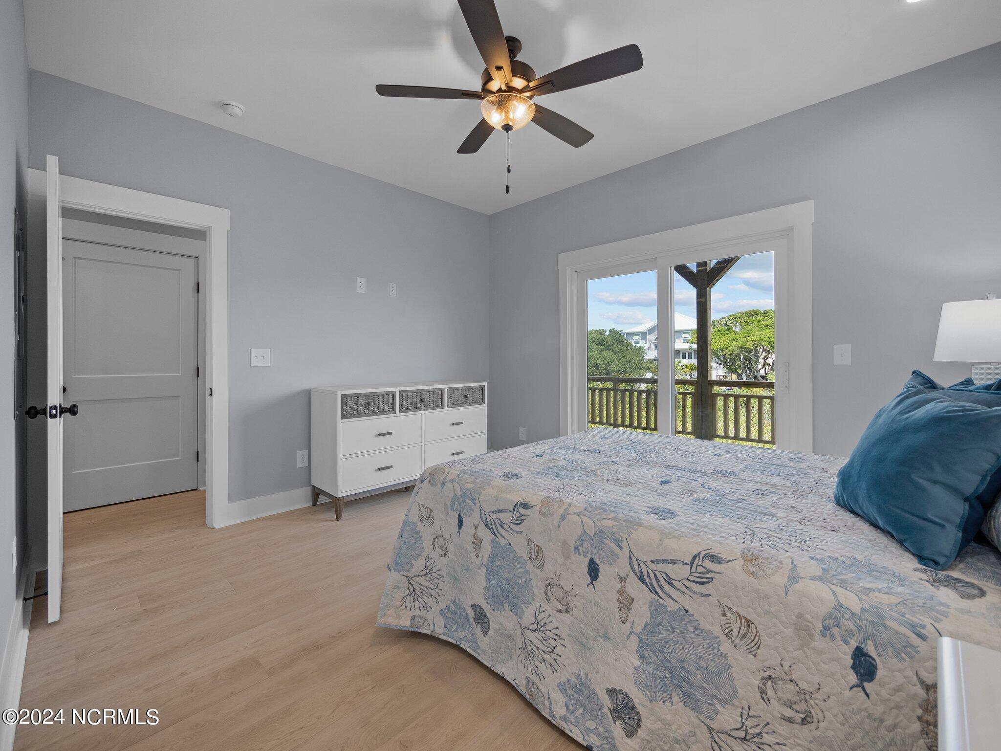 1015 S Topsail Drive Property Photo 20