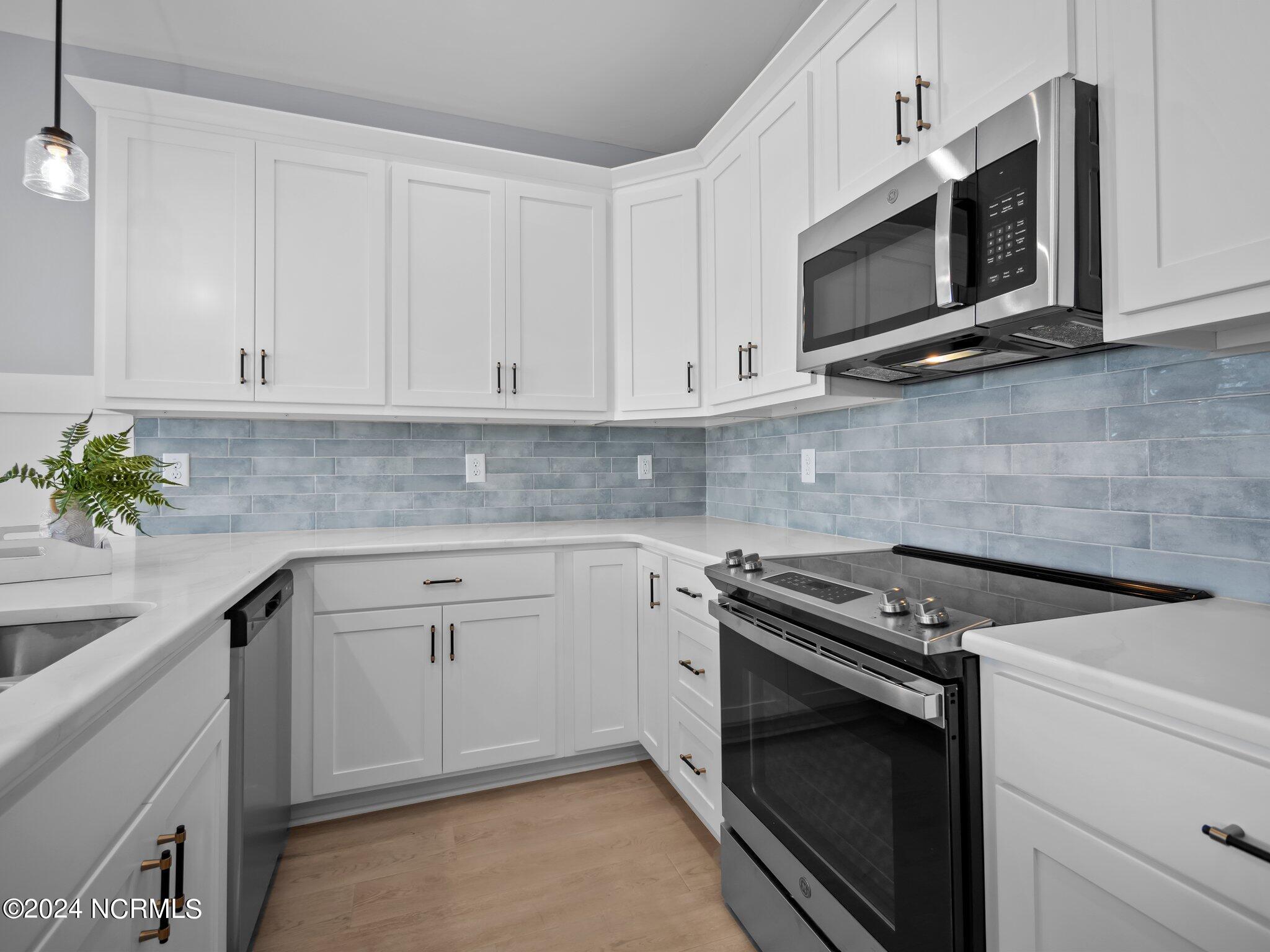 1015 S Topsail Drive Property Photo 35