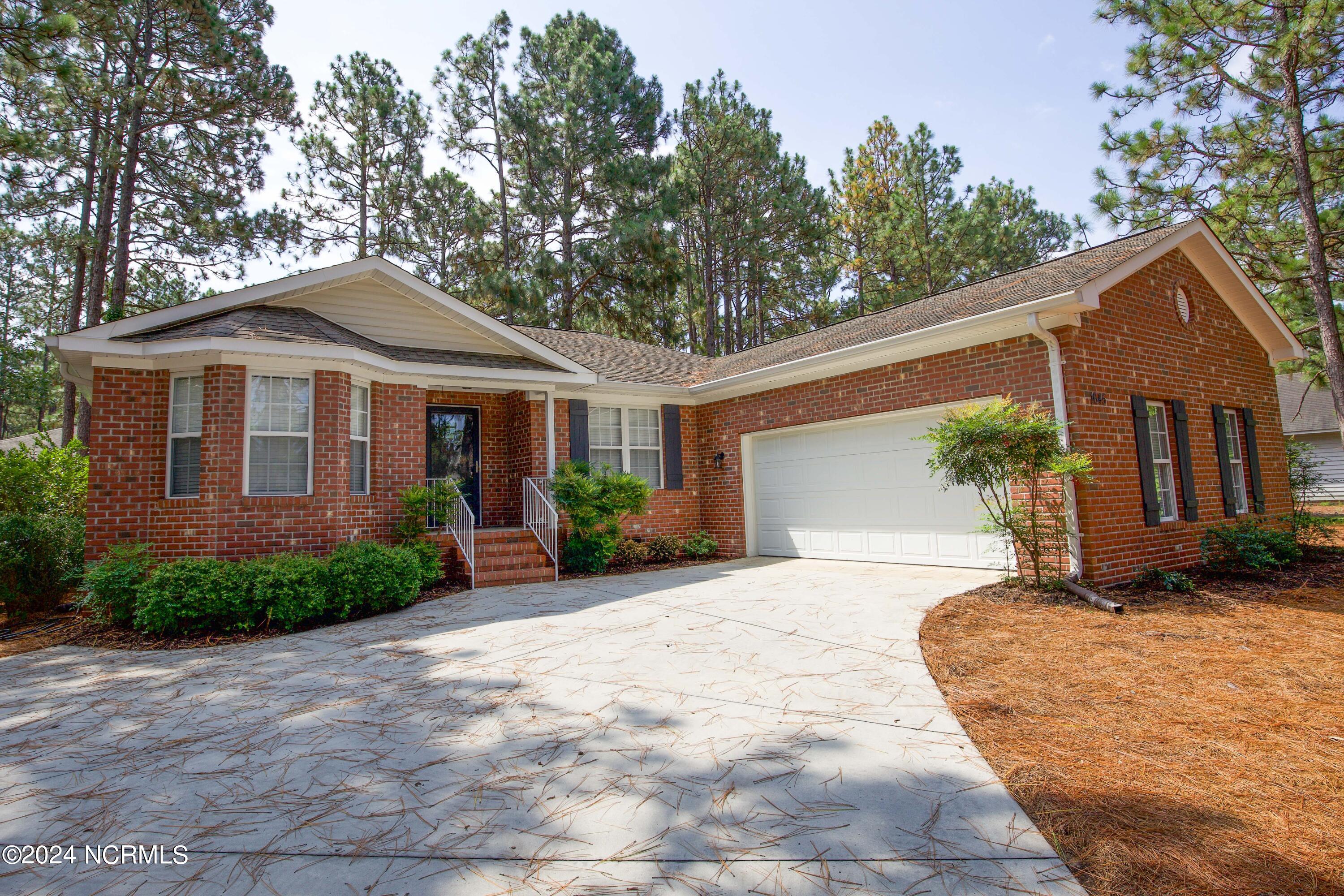 1645 Longleaf Drive E Property Photo 1