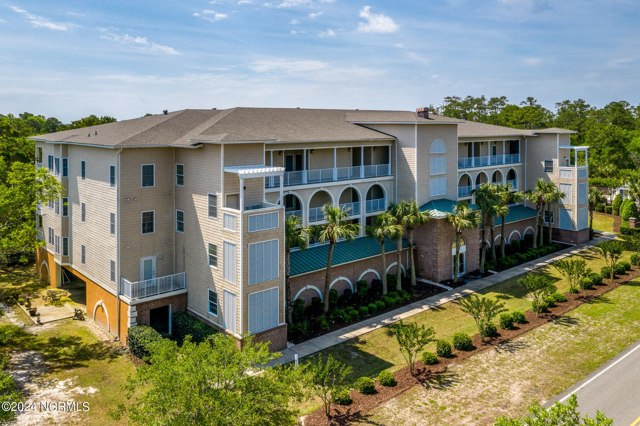 2252 Dolphin Shores Drive Unit 1 Property Photo 40