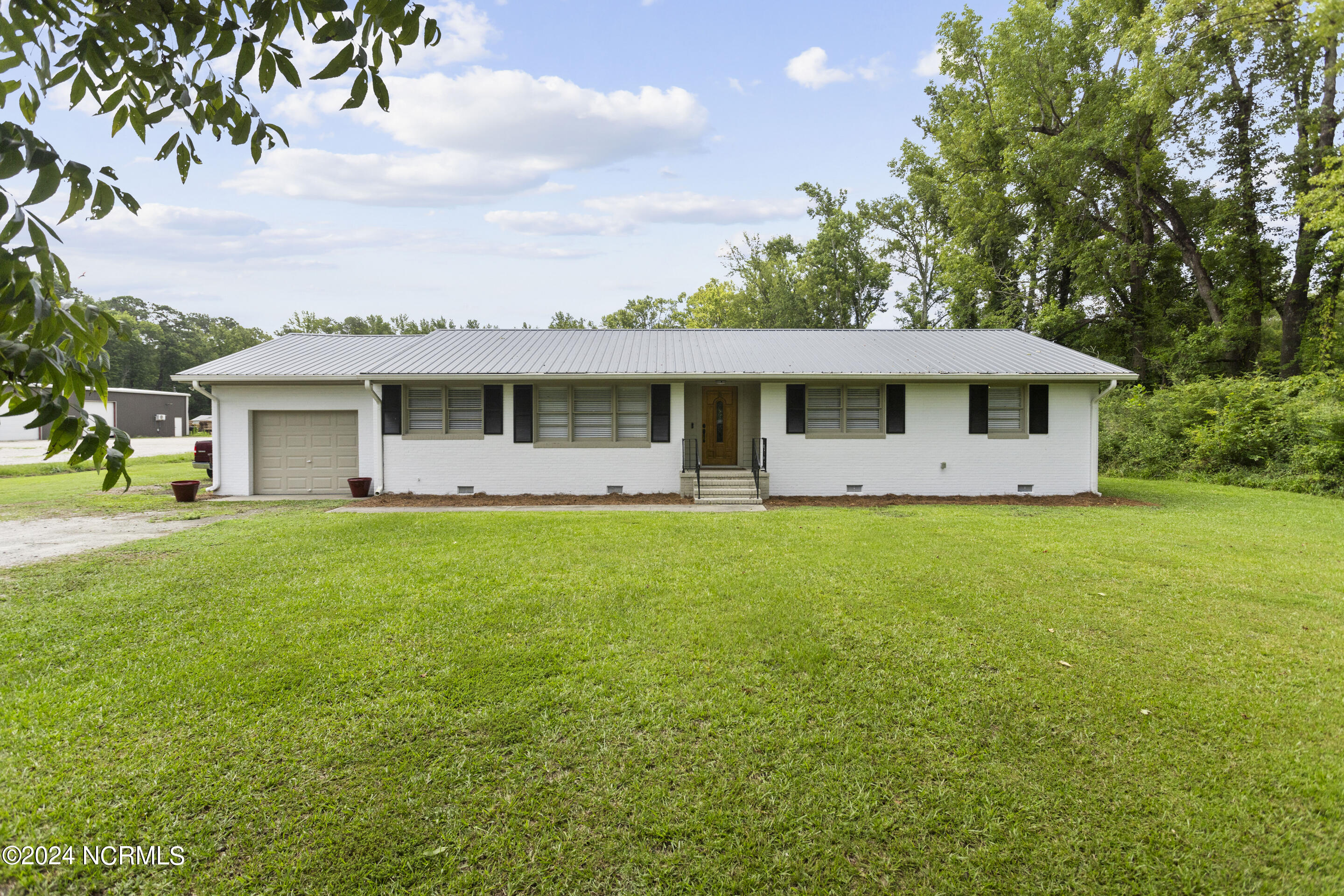 4222 Castle Hayne Road Property Photo 1