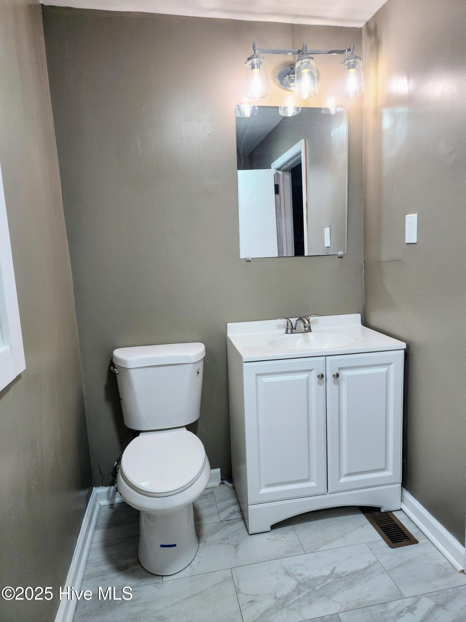 2090 Burnett Boulevard Property Photo 12