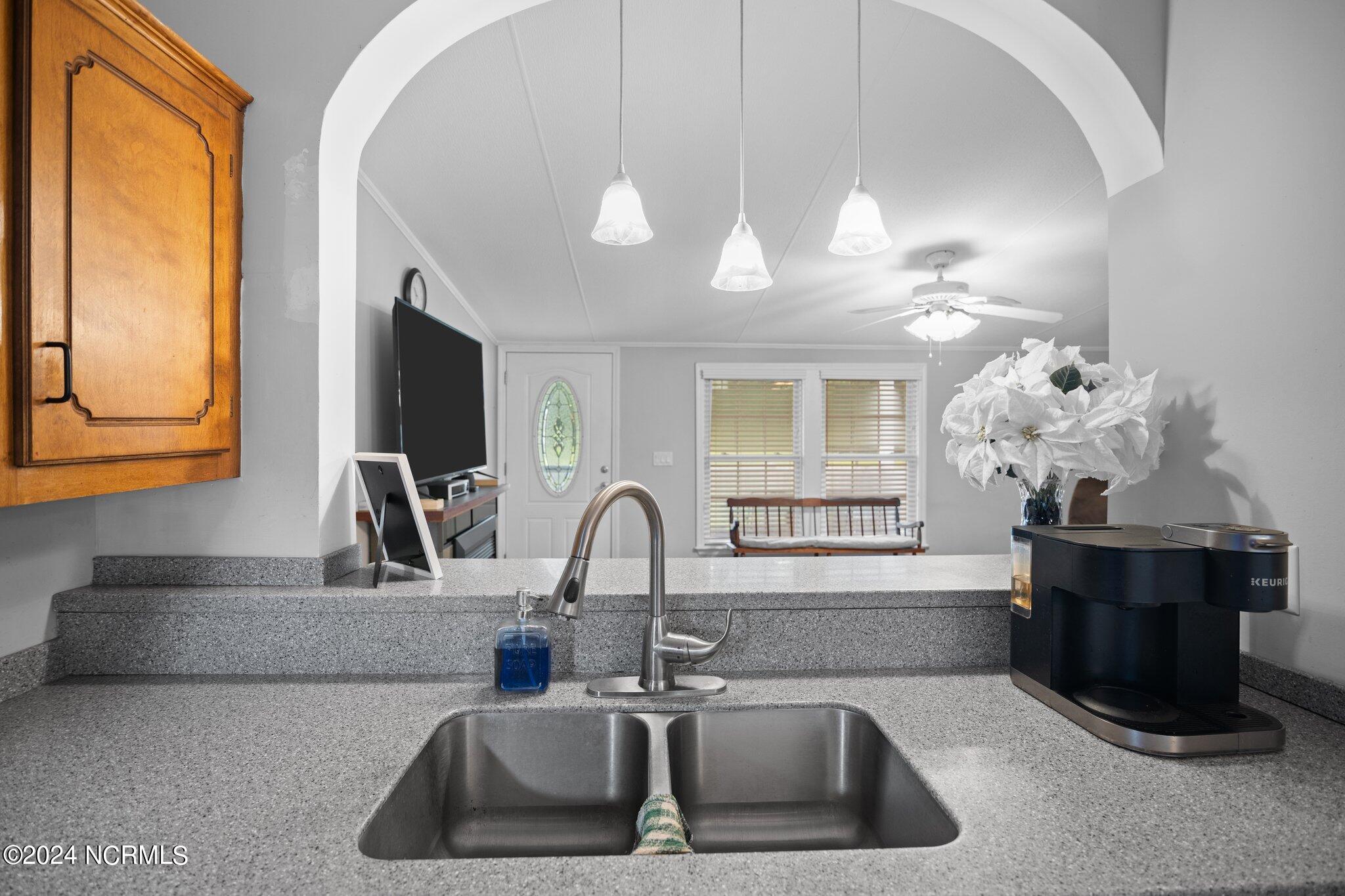 2277 Hull Road Property Photo 10
