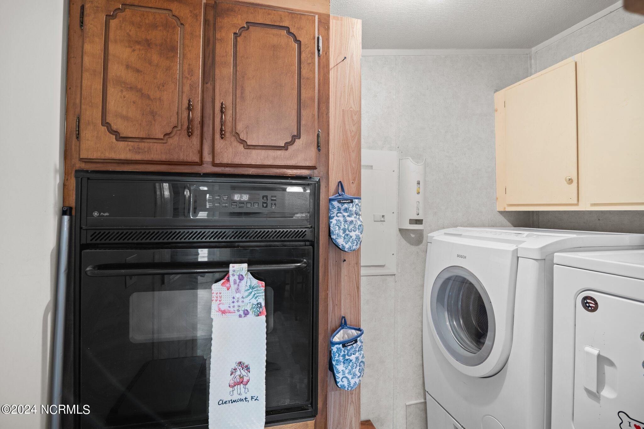 2277 Hull Road Property Photo 14
