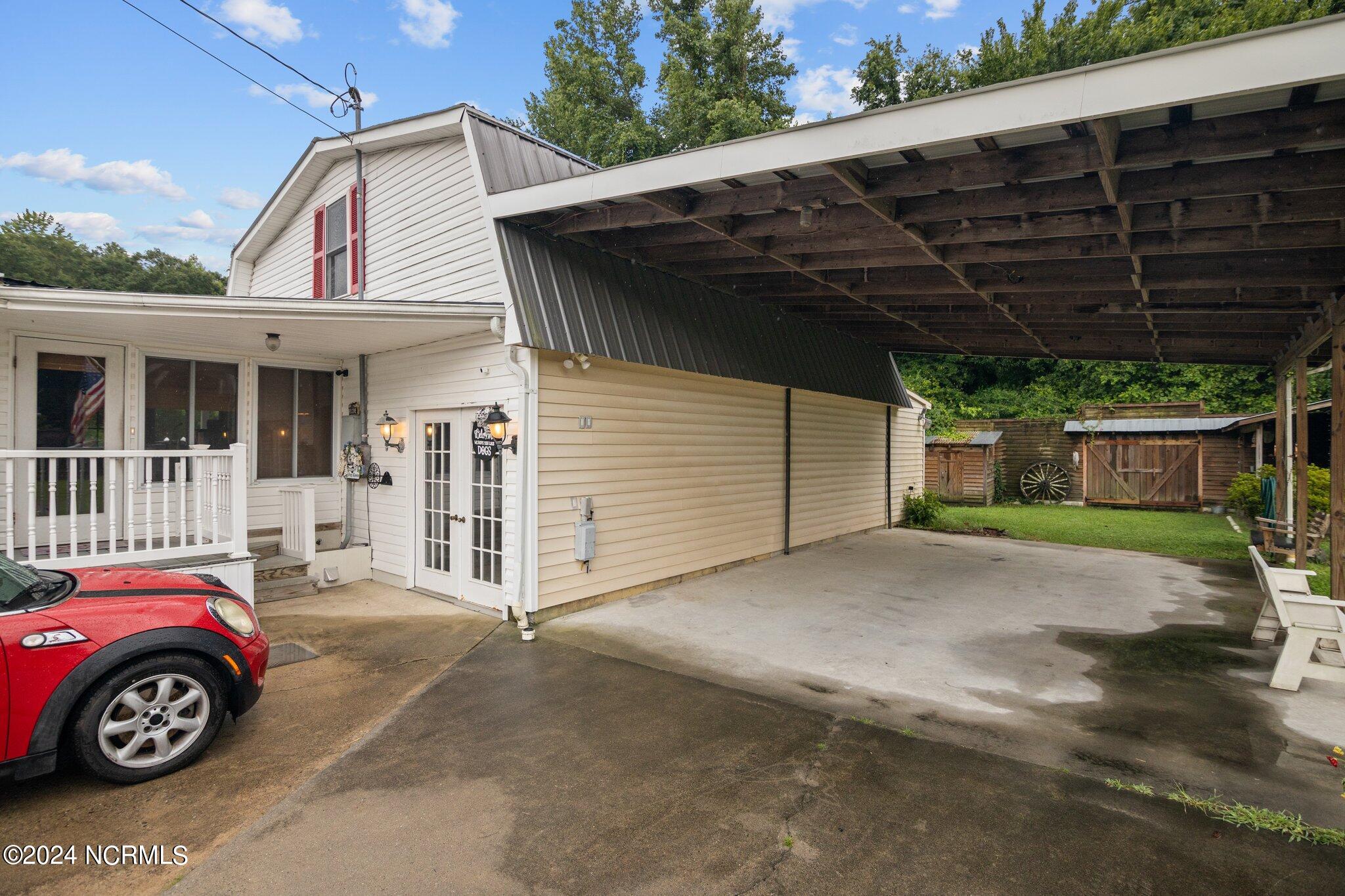2277 Hull Road Property Photo 35
