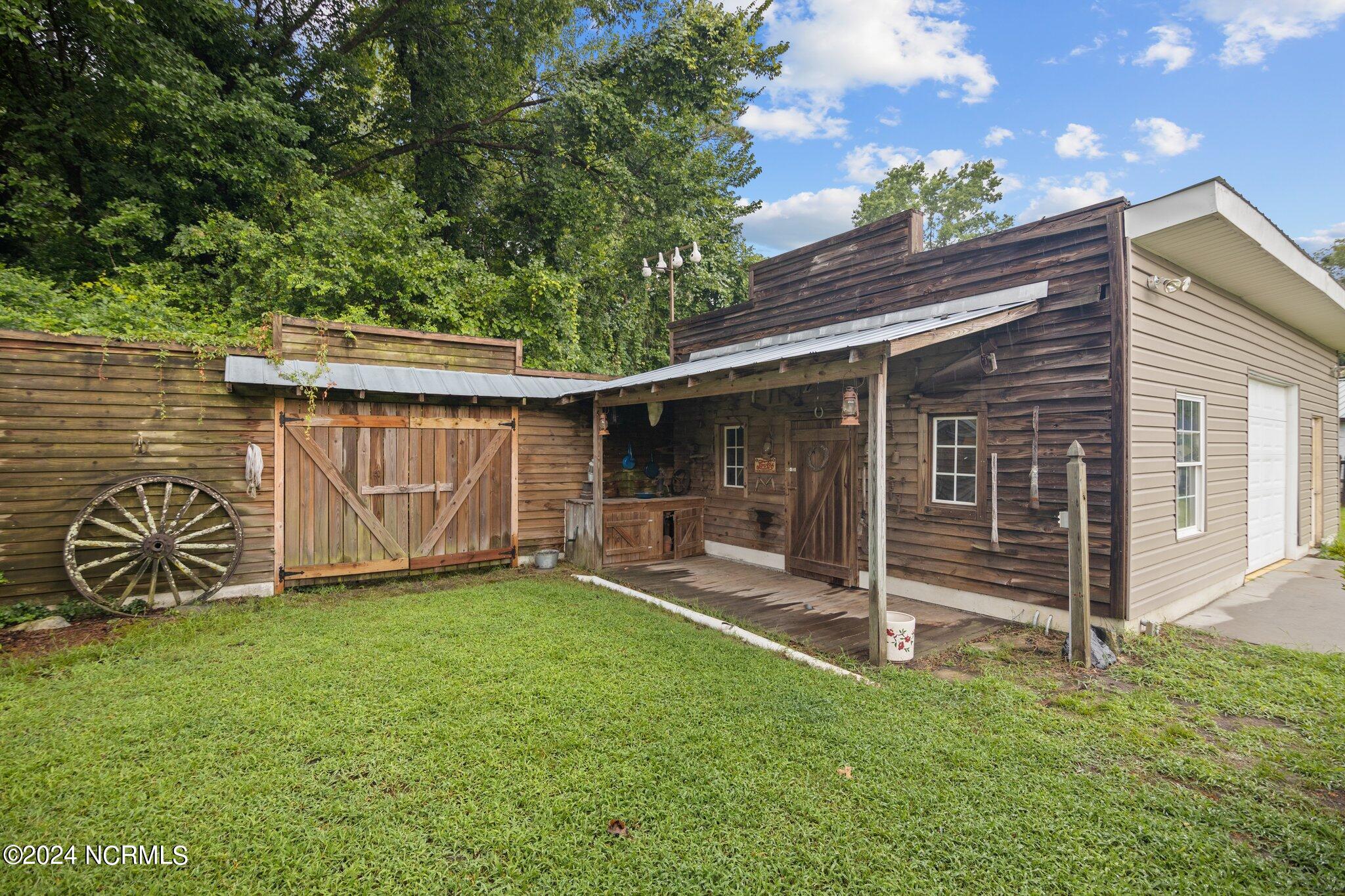 2277 Hull Road Property Photo 36