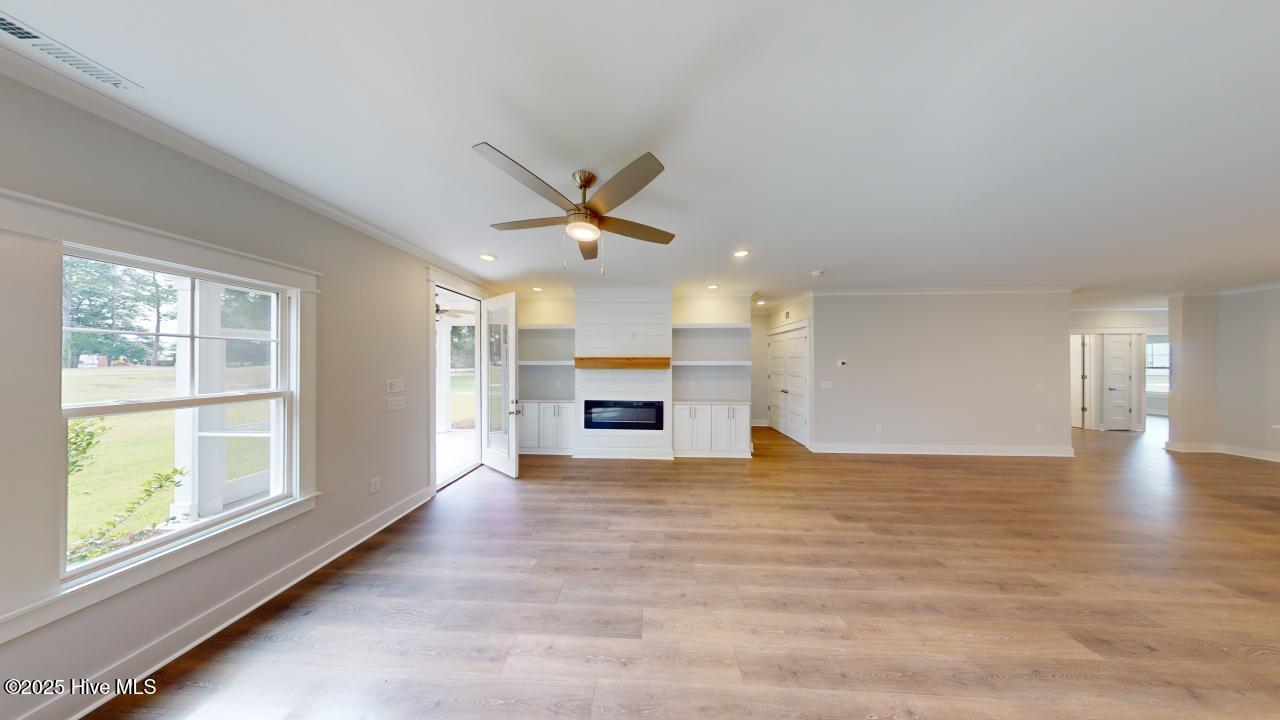 2082 Greenside Manor Drive L-37 Property Photo 9