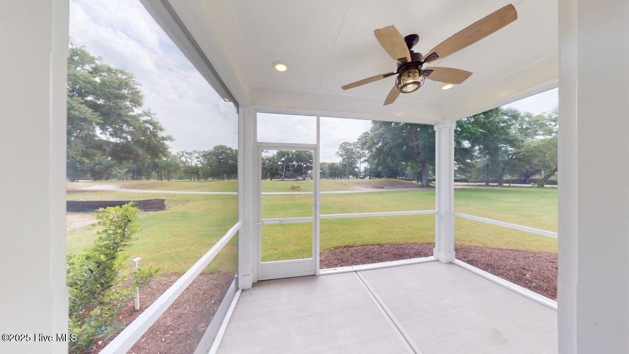2082 Greenside Manor Drive L-37 Property Photo 10