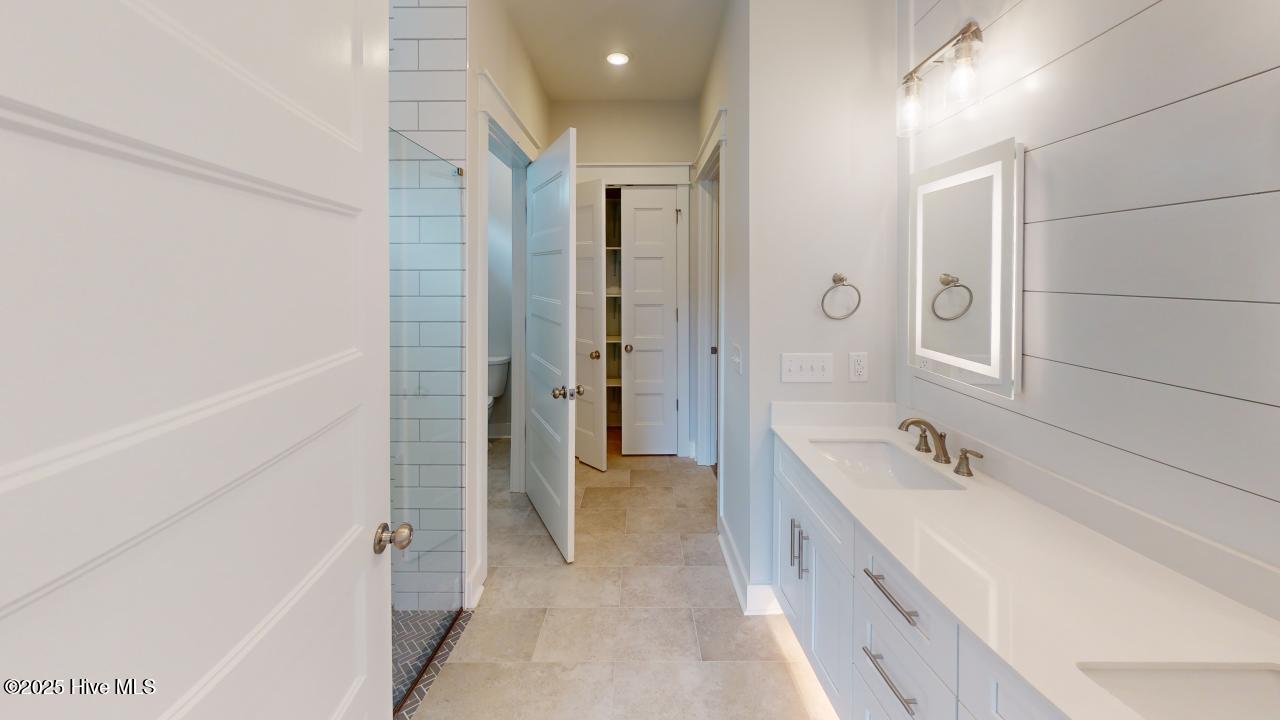 2082 Greenside Manor Drive L-37 Property Photo 15