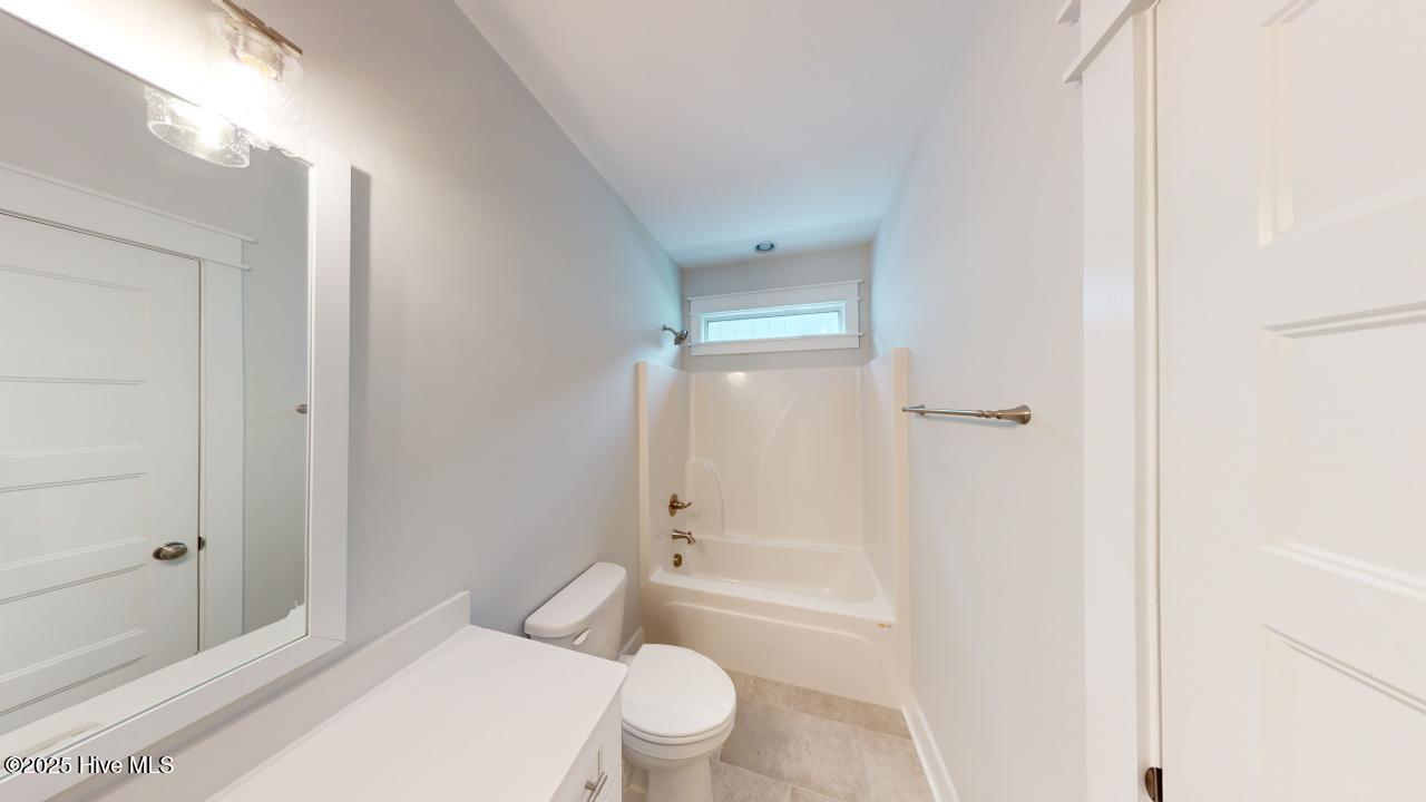 2082 Greenside Manor Drive L-37 Property Photo 20