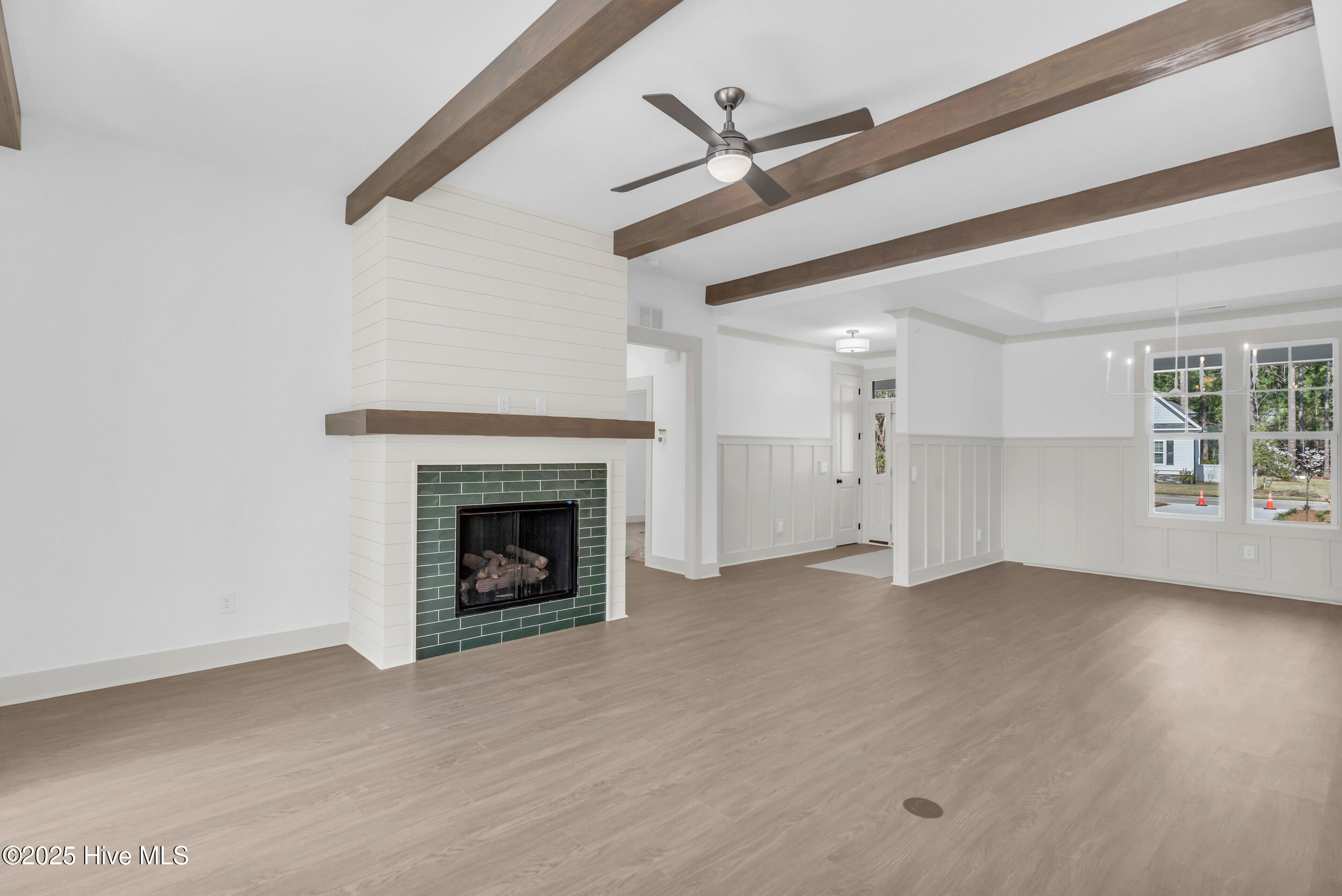 678 Breezewood Drive Property Photo 8