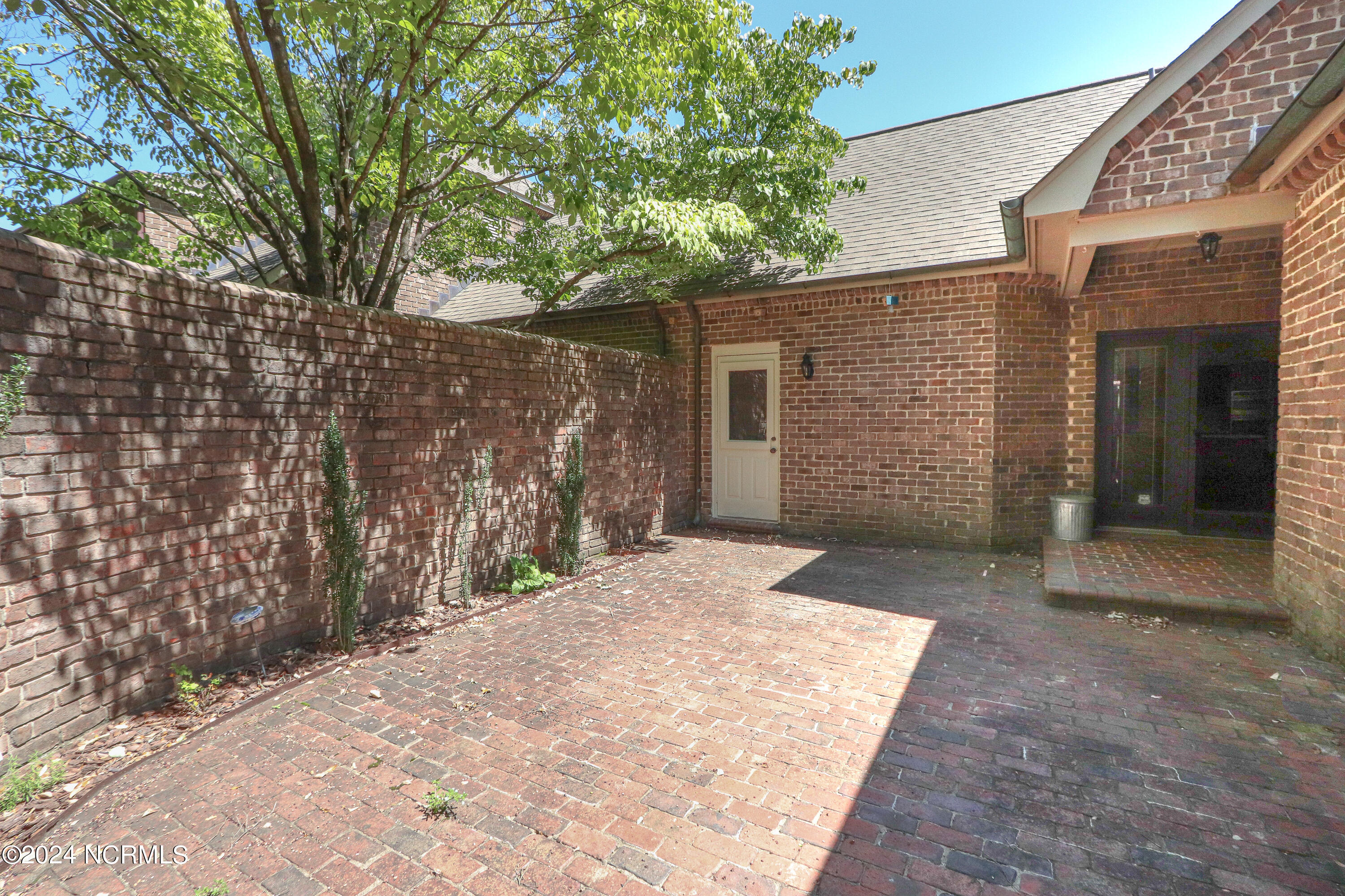 3 Sodbury Court Property Photo 20