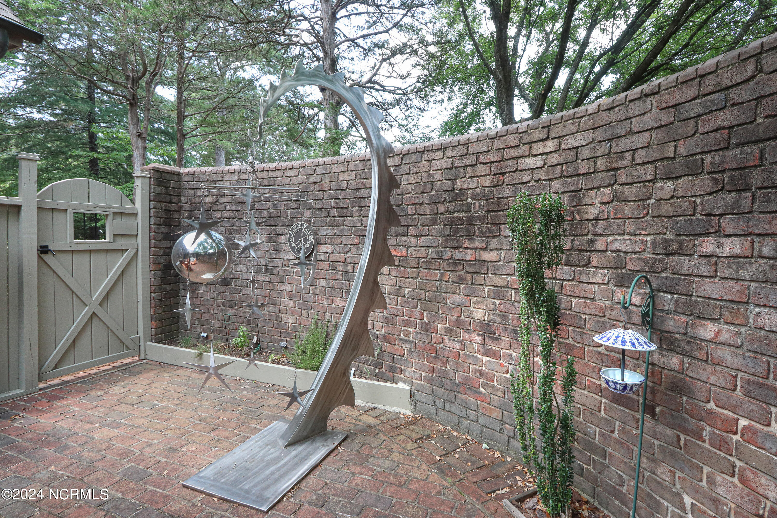 3 Sodbury Court Property Photo 40