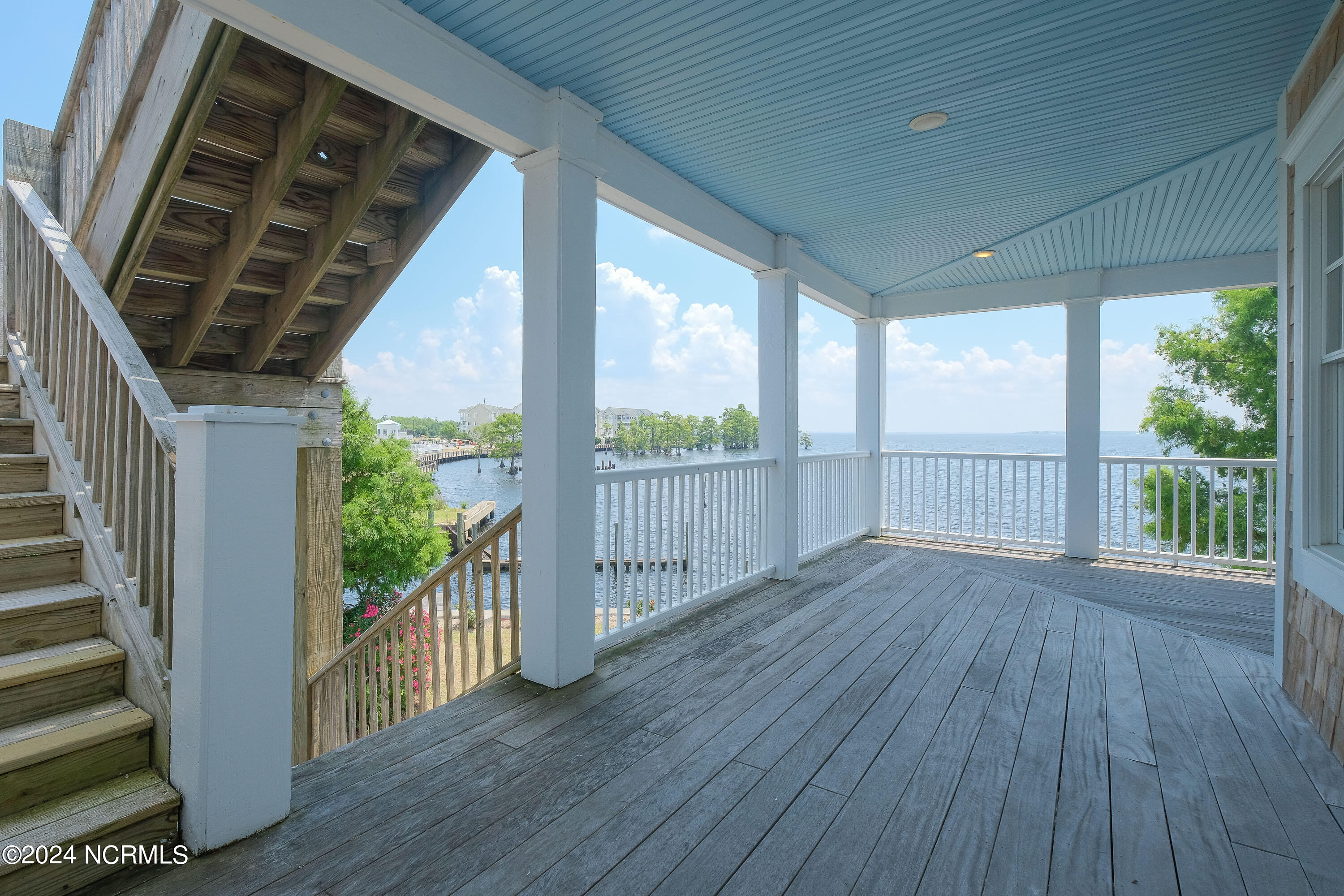 108 Wharf Landing Drive Property Photo 29