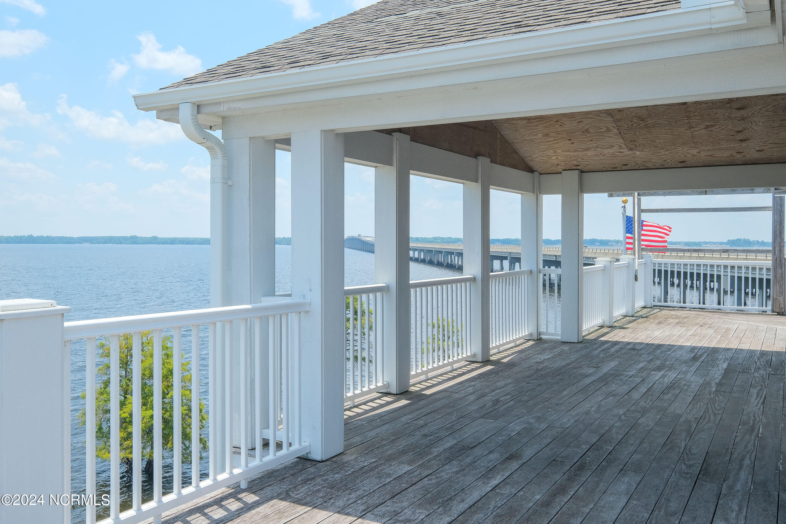 108 Wharf Landing Drive Property Photo 42