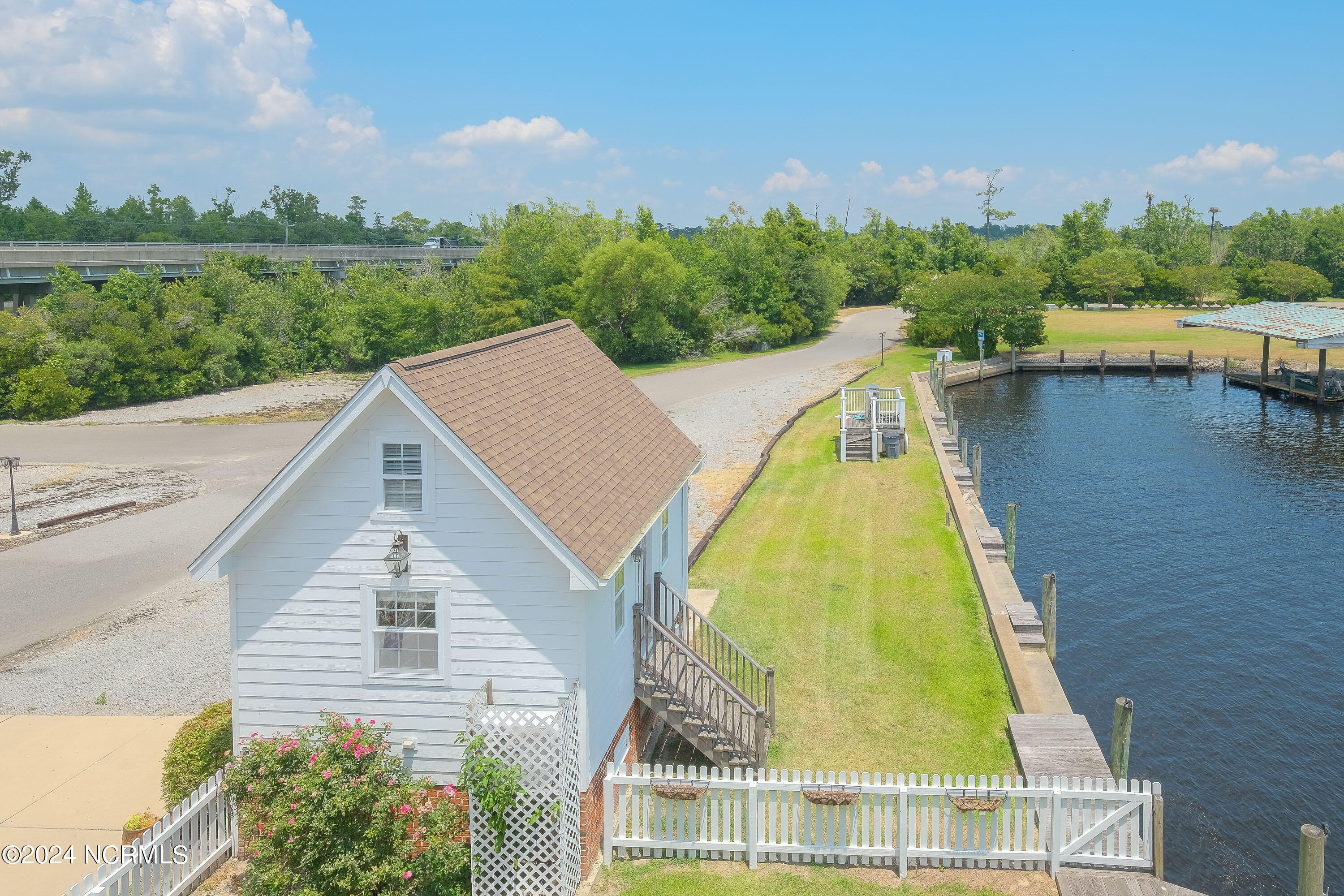 108 Wharf Landing Drive Property Photo 48