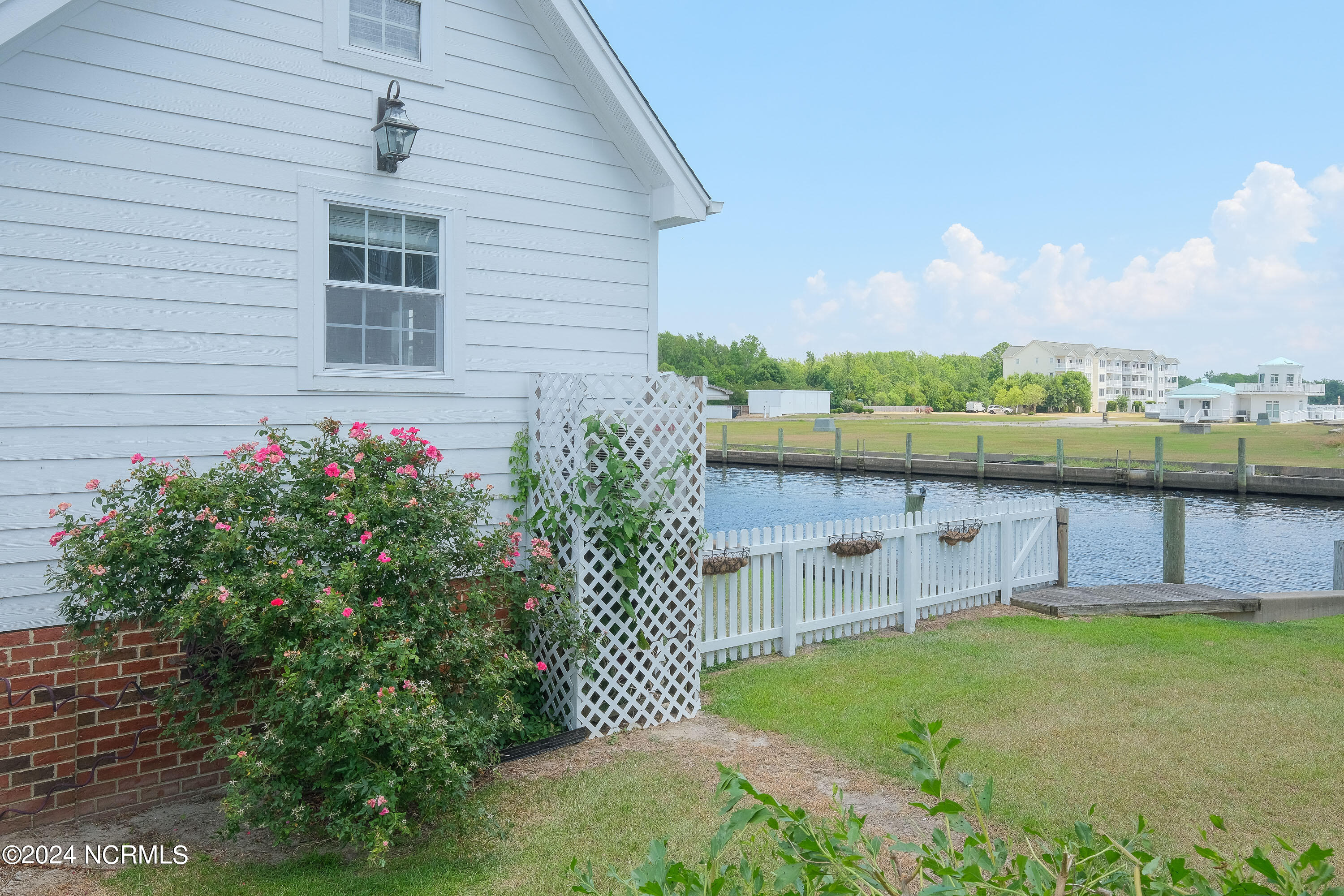 108 Wharf Landing Drive Property Photo 49