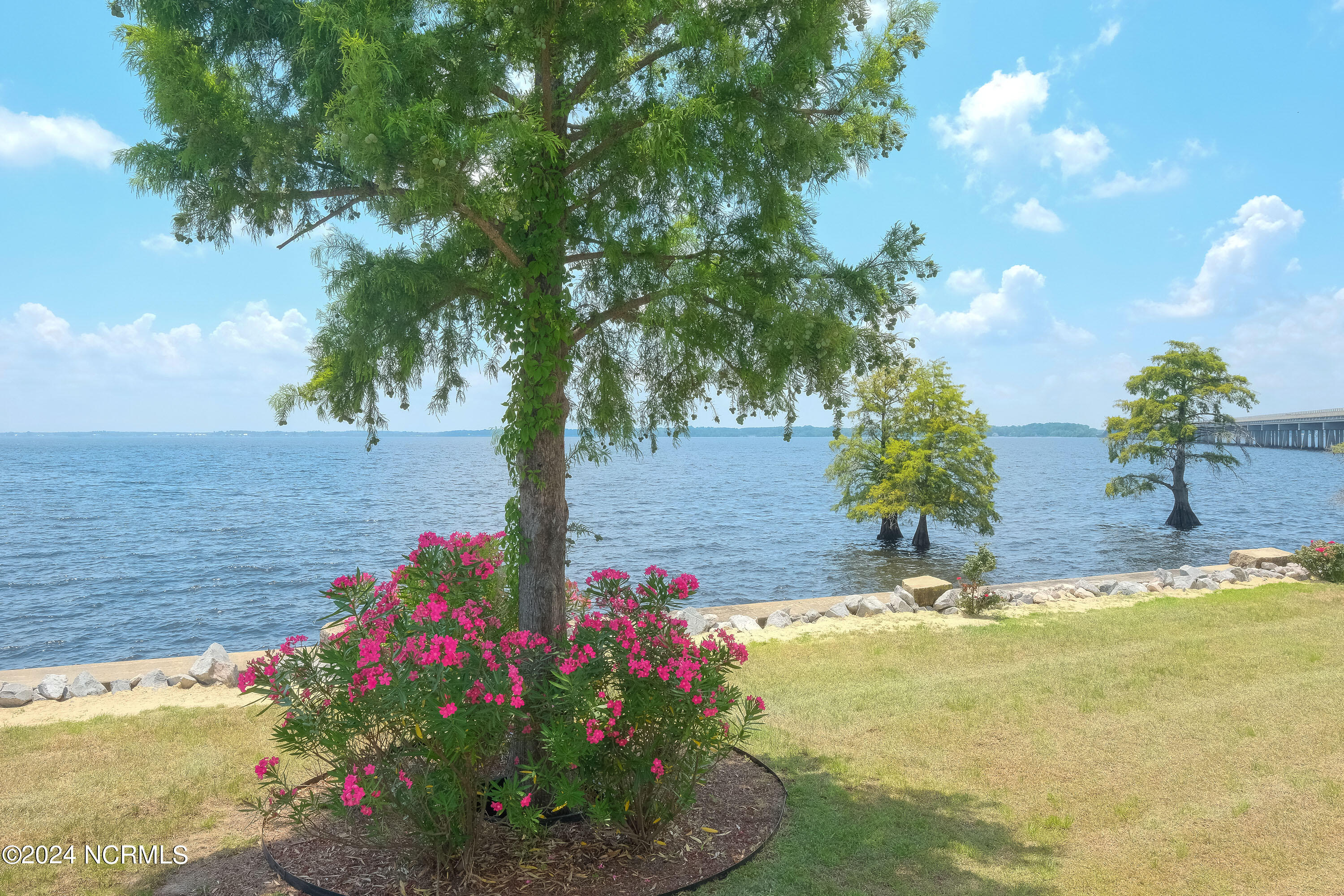 108 Wharf Landing Drive Property Photo 52