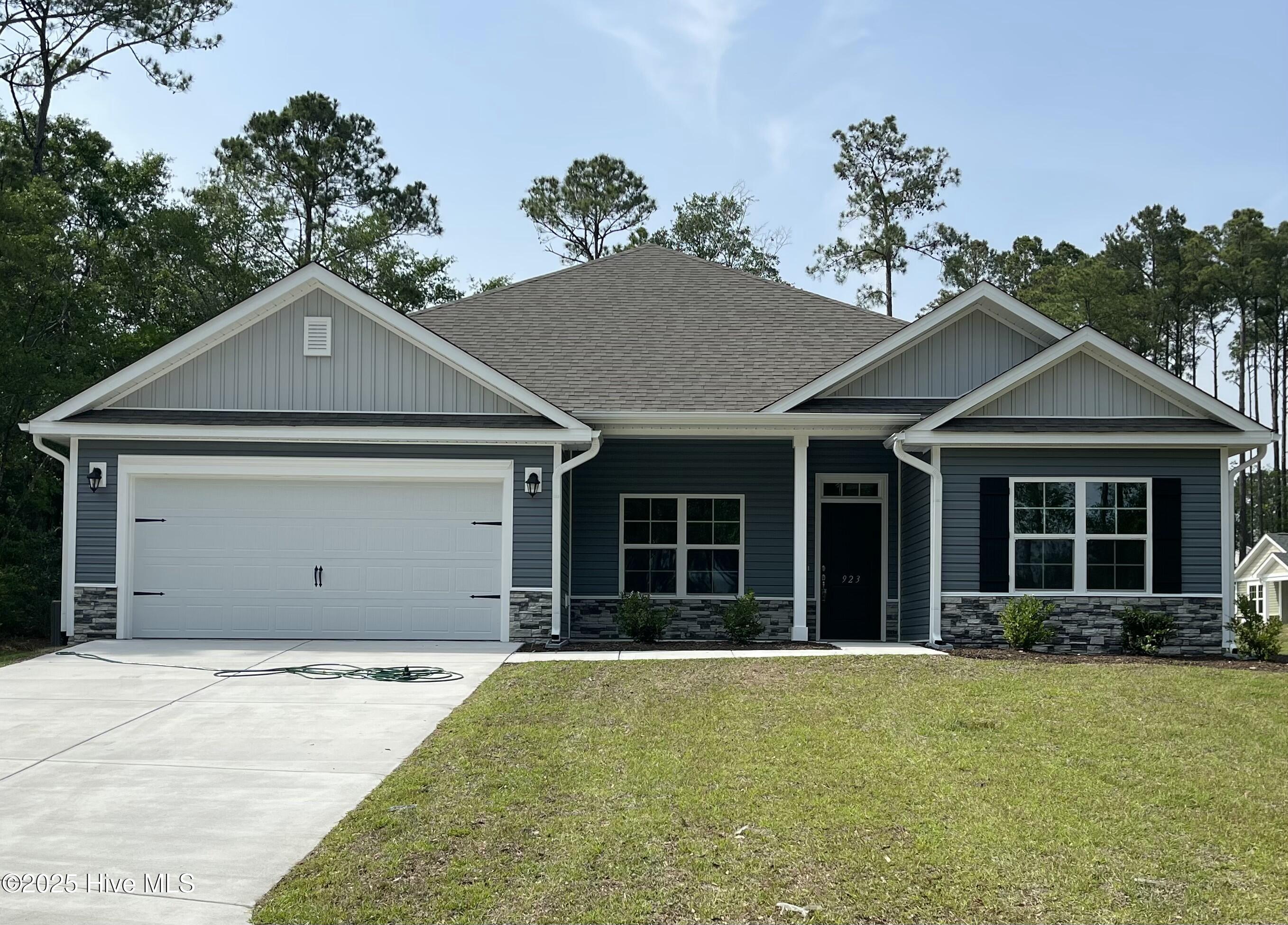 923 Pantego Boulevard Property Photo 1