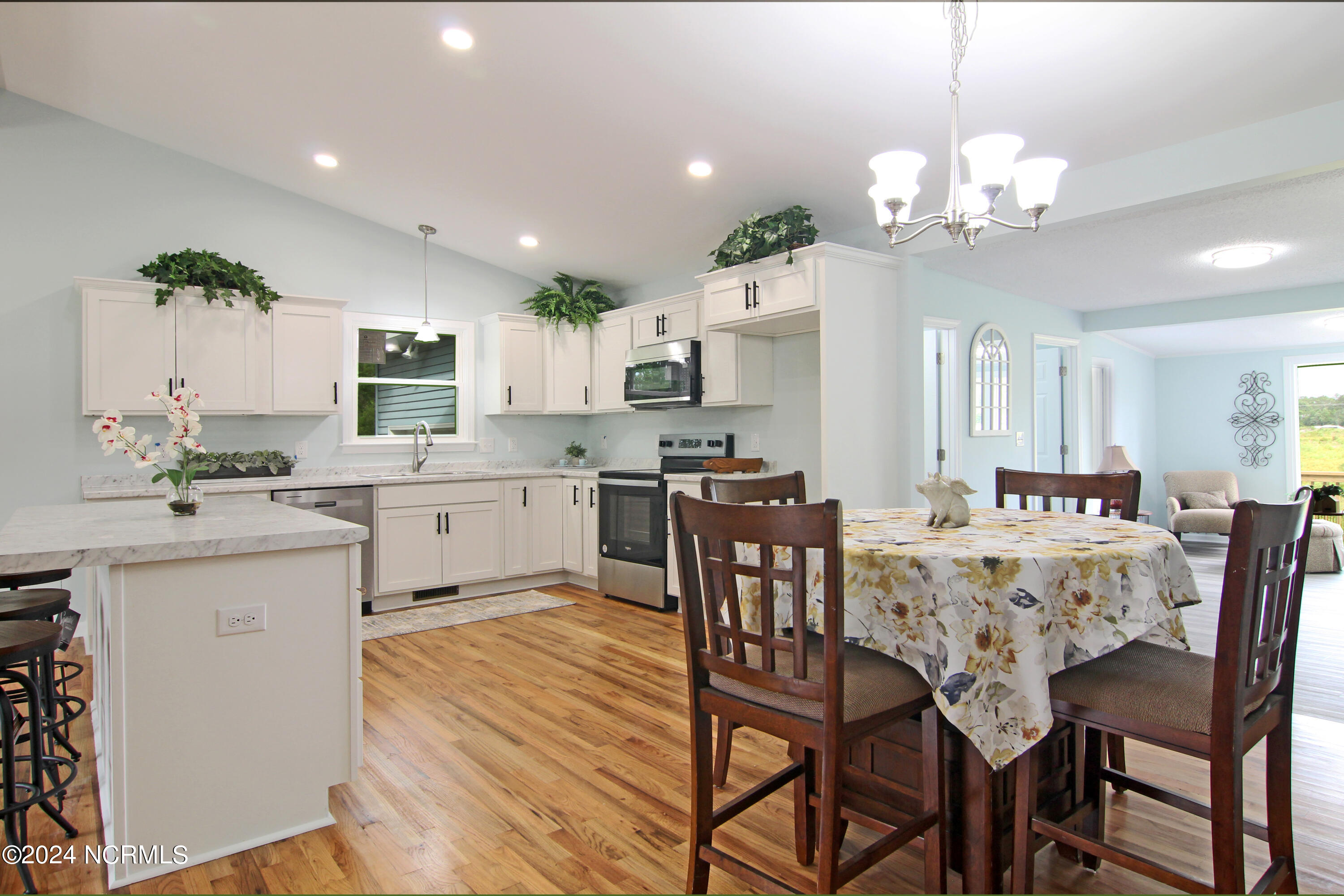 259 N Hills Drive Property Photo 11