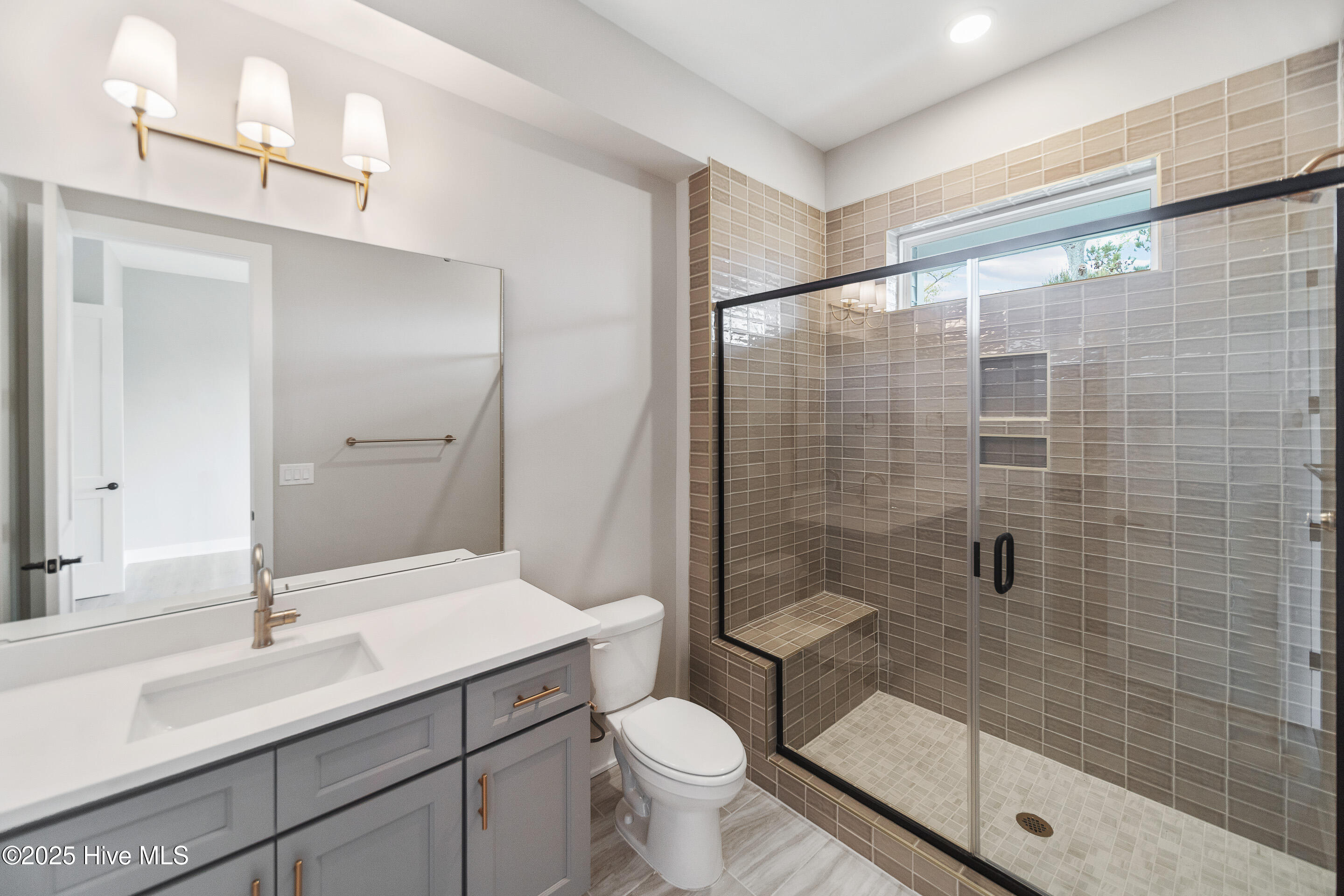 2597 Alvernia Drive Property Photo 4