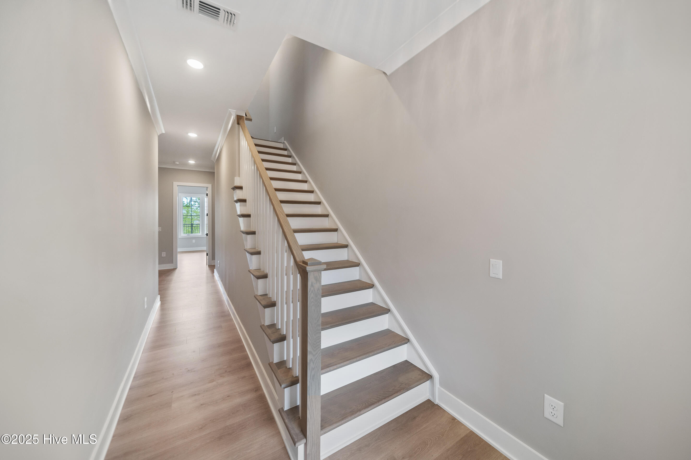 2597 Alvernia Drive Property Photo 8