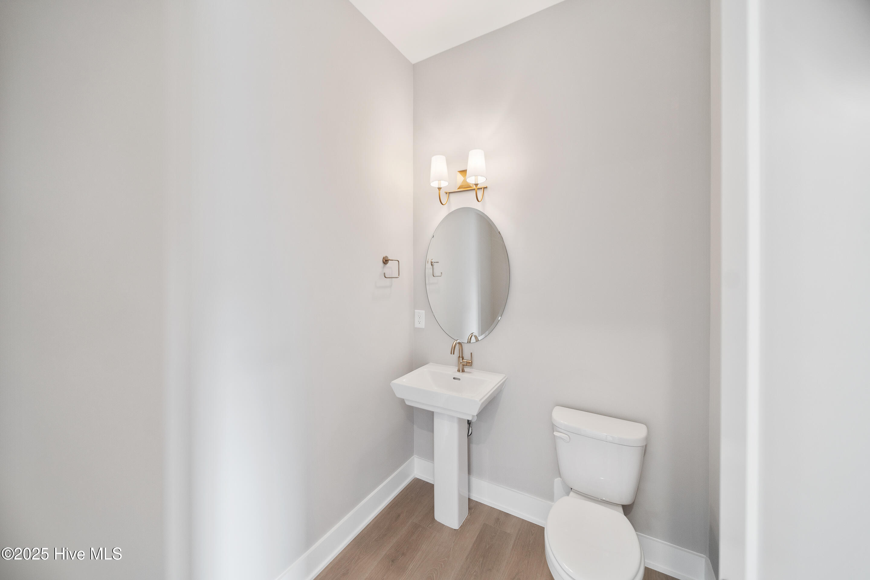 2597 Alvernia Drive Property Photo 14