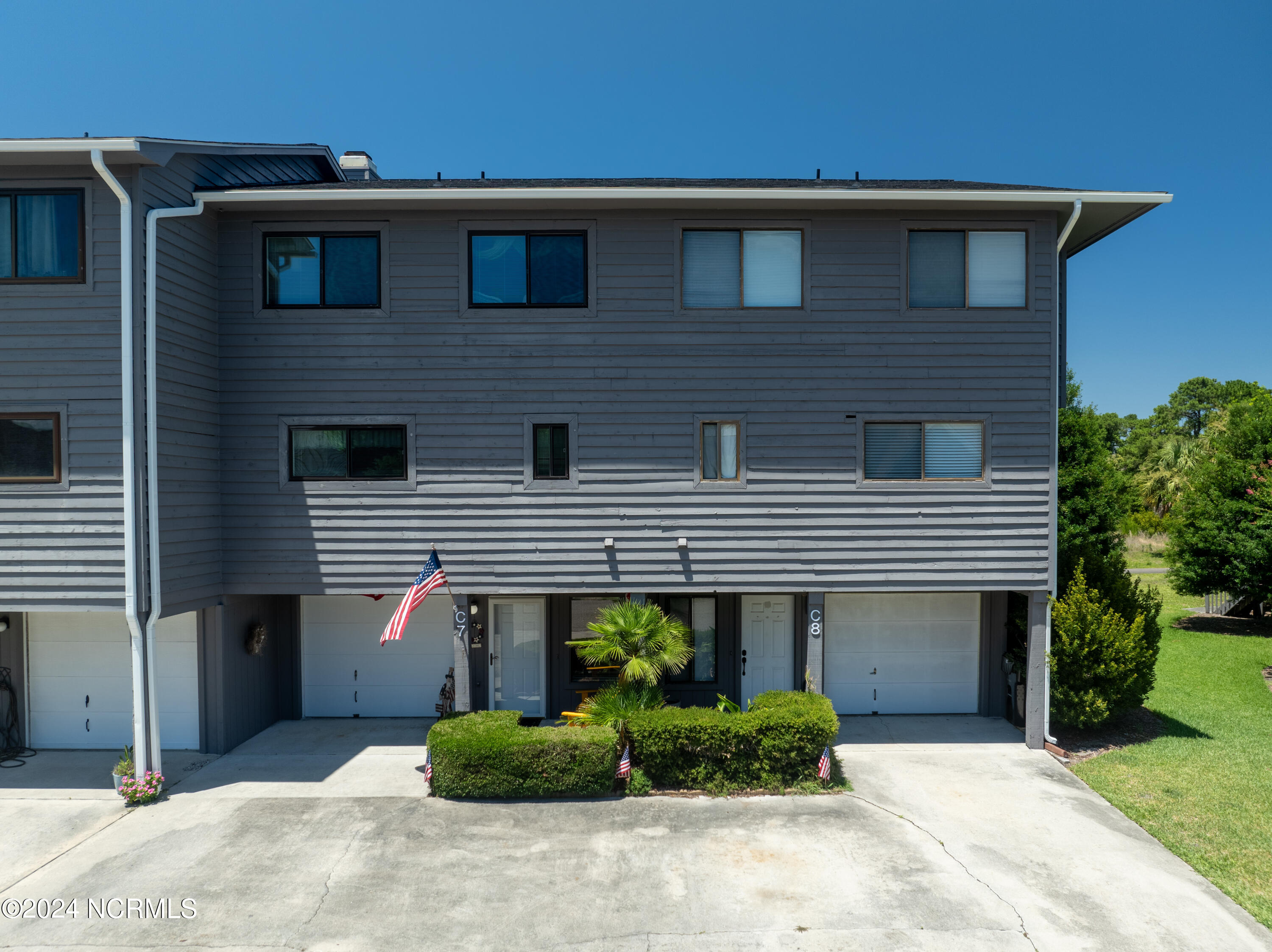 600 Linksider Drive C7 Property Photo 1
