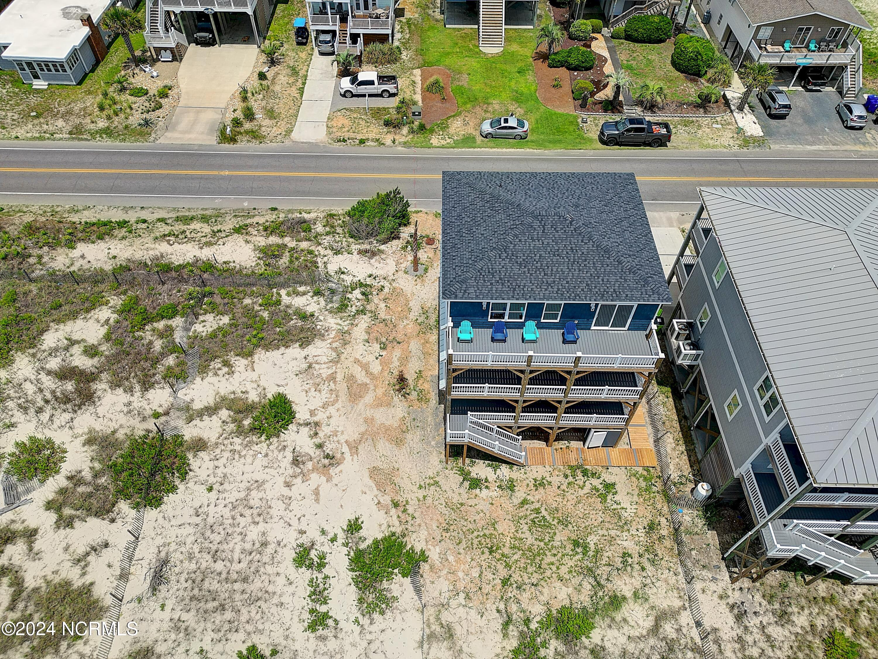 2909 E Beach Drive Property Photo 17