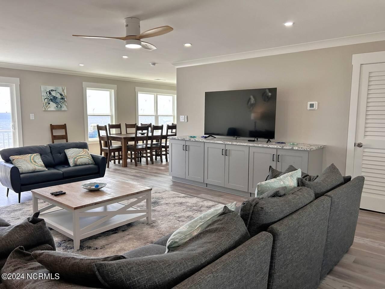 2909 E Beach Drive Property Photo 29