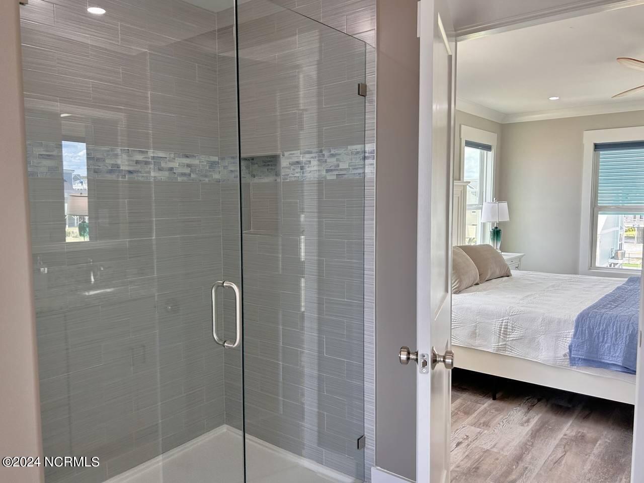 2909 E Beach Drive Property Photo 45