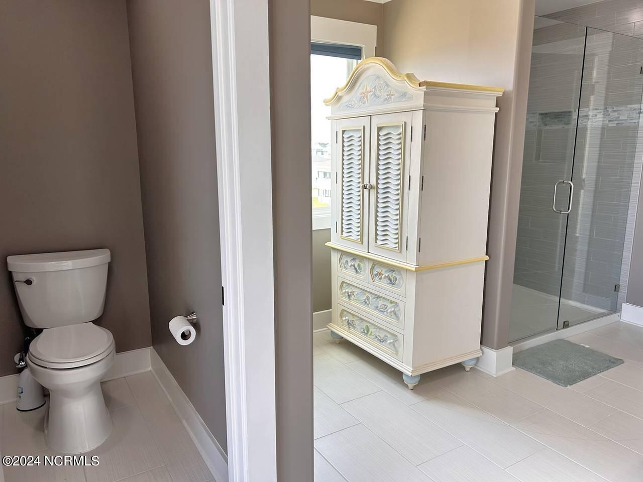 2909 E Beach Drive Property Photo 46