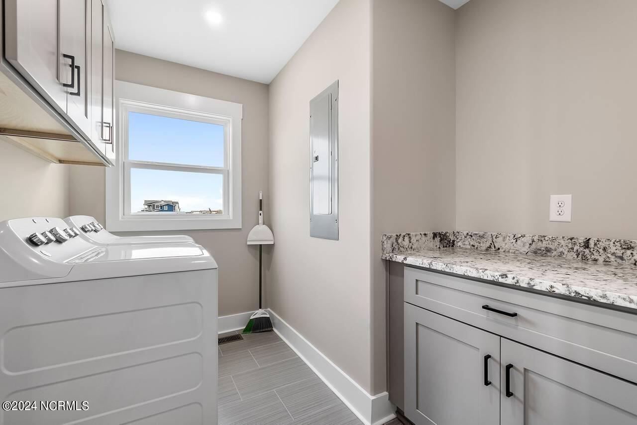 2909 E Beach Drive Property Photo 60