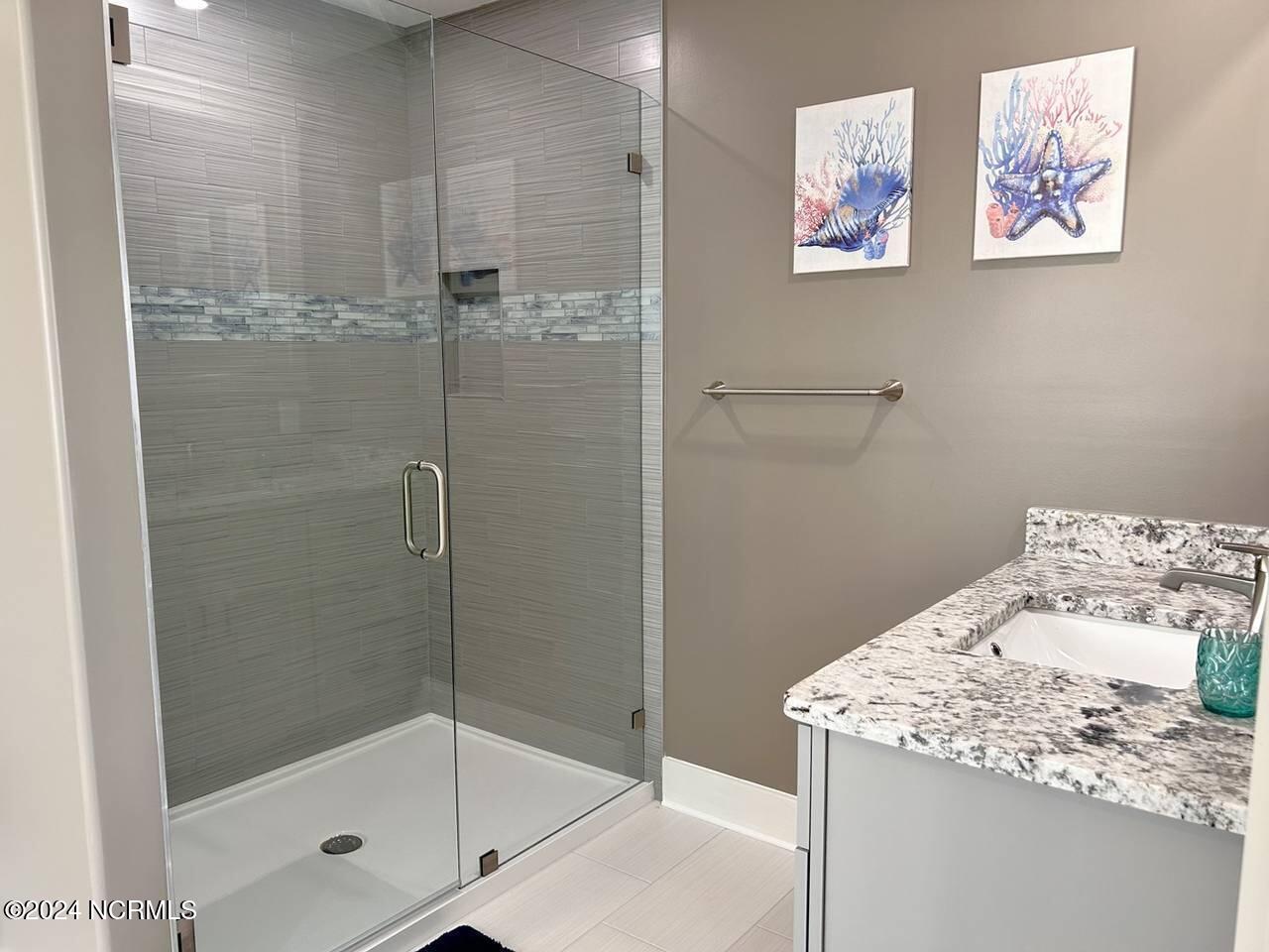 2913 E Beach Drive Property Photo 21