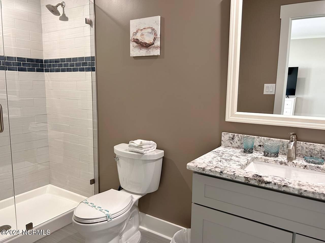 2913 E Beach Drive Property Photo 40
