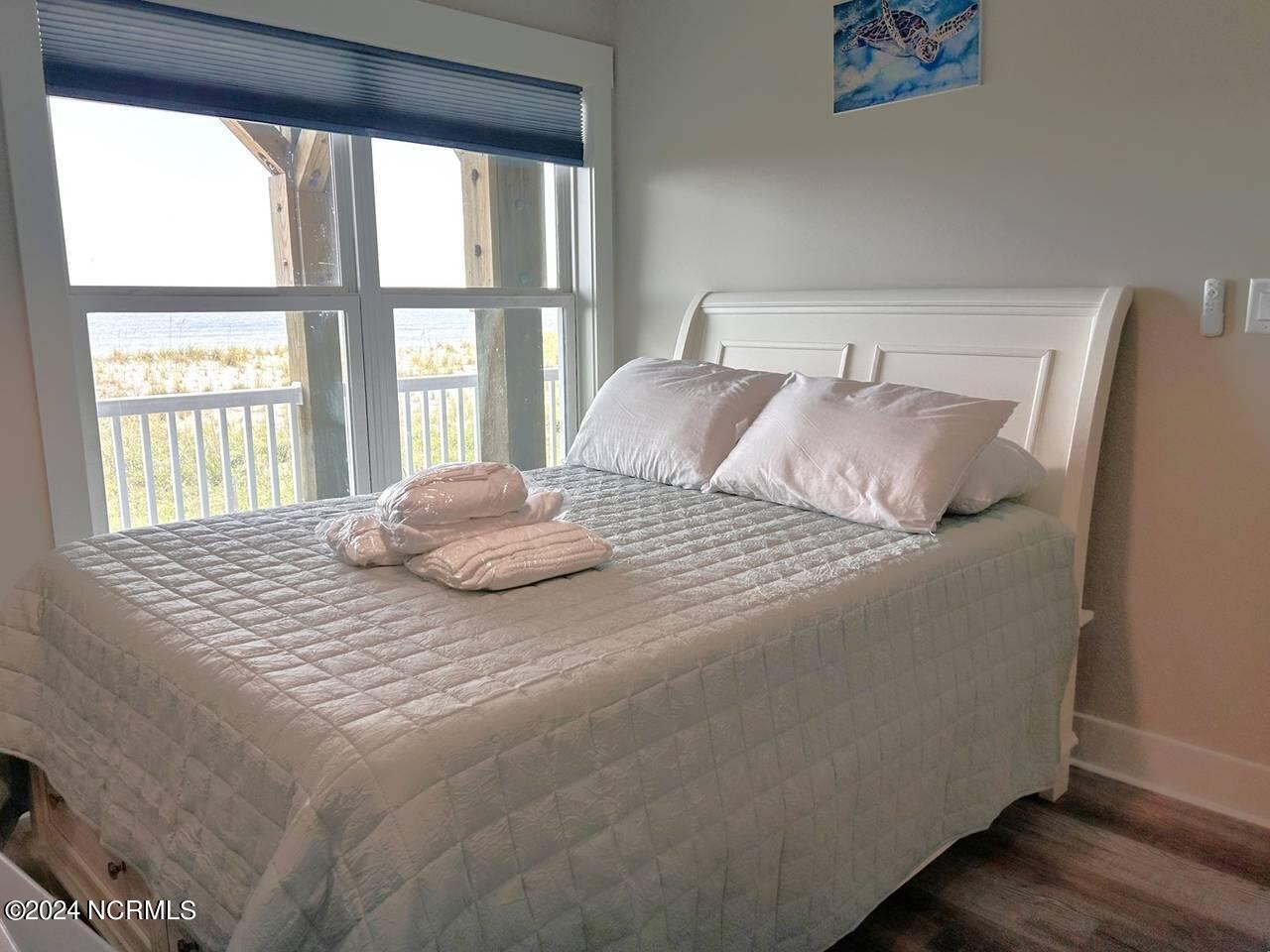 2913 E Beach Drive Property Photo 47