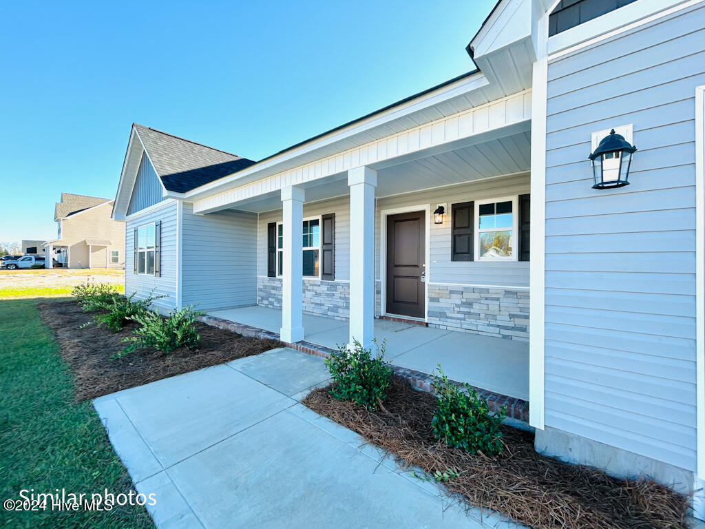 531 Orchard Creek Drive Property Photo 4