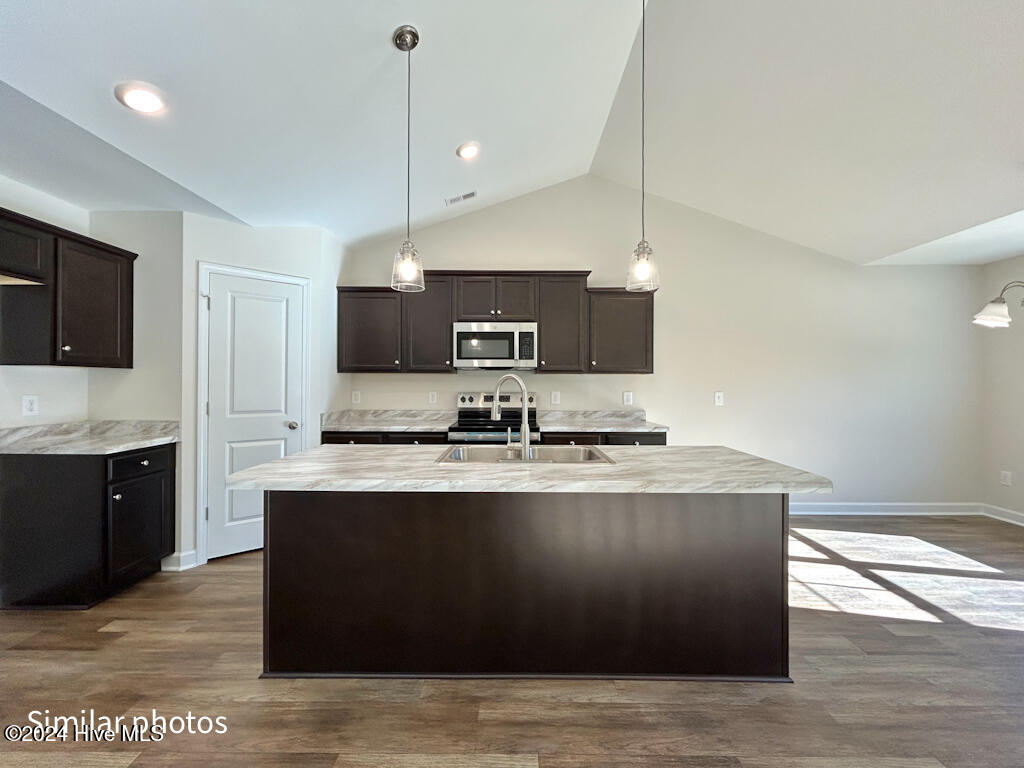 531 Orchard Creek Drive Property Photo 15