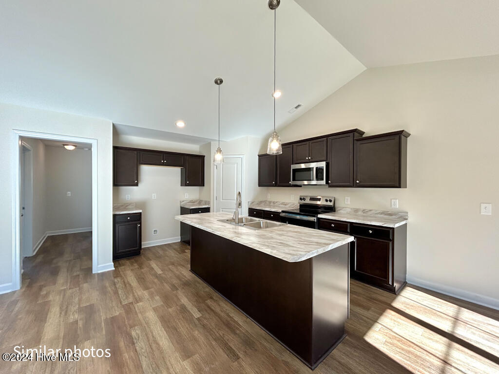 531 Orchard Creek Drive Property Photo 18