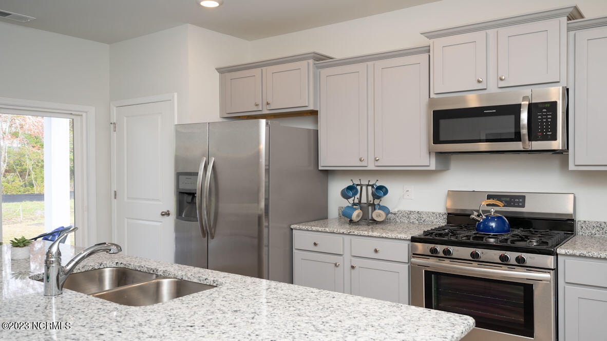1231 Rippling Cove Loop Property Photo 9