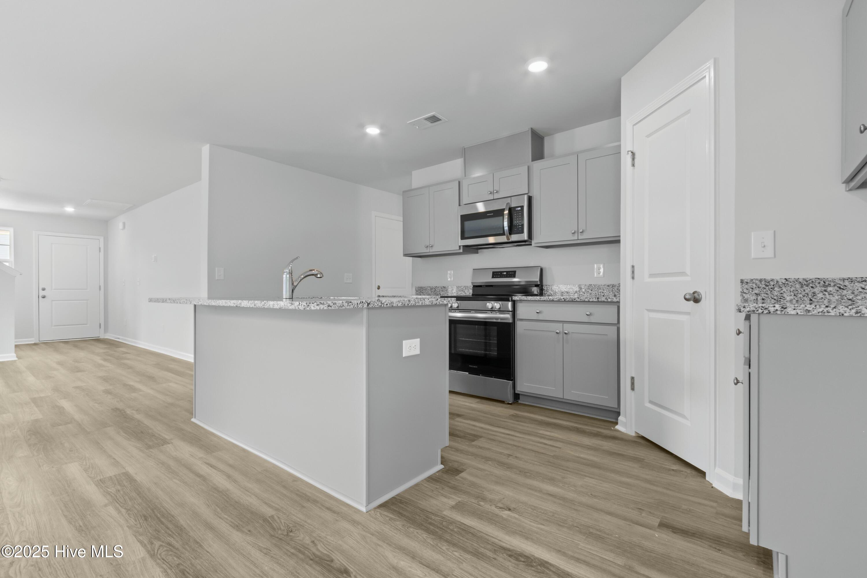 7047 Woodline Drive Property Photo 15