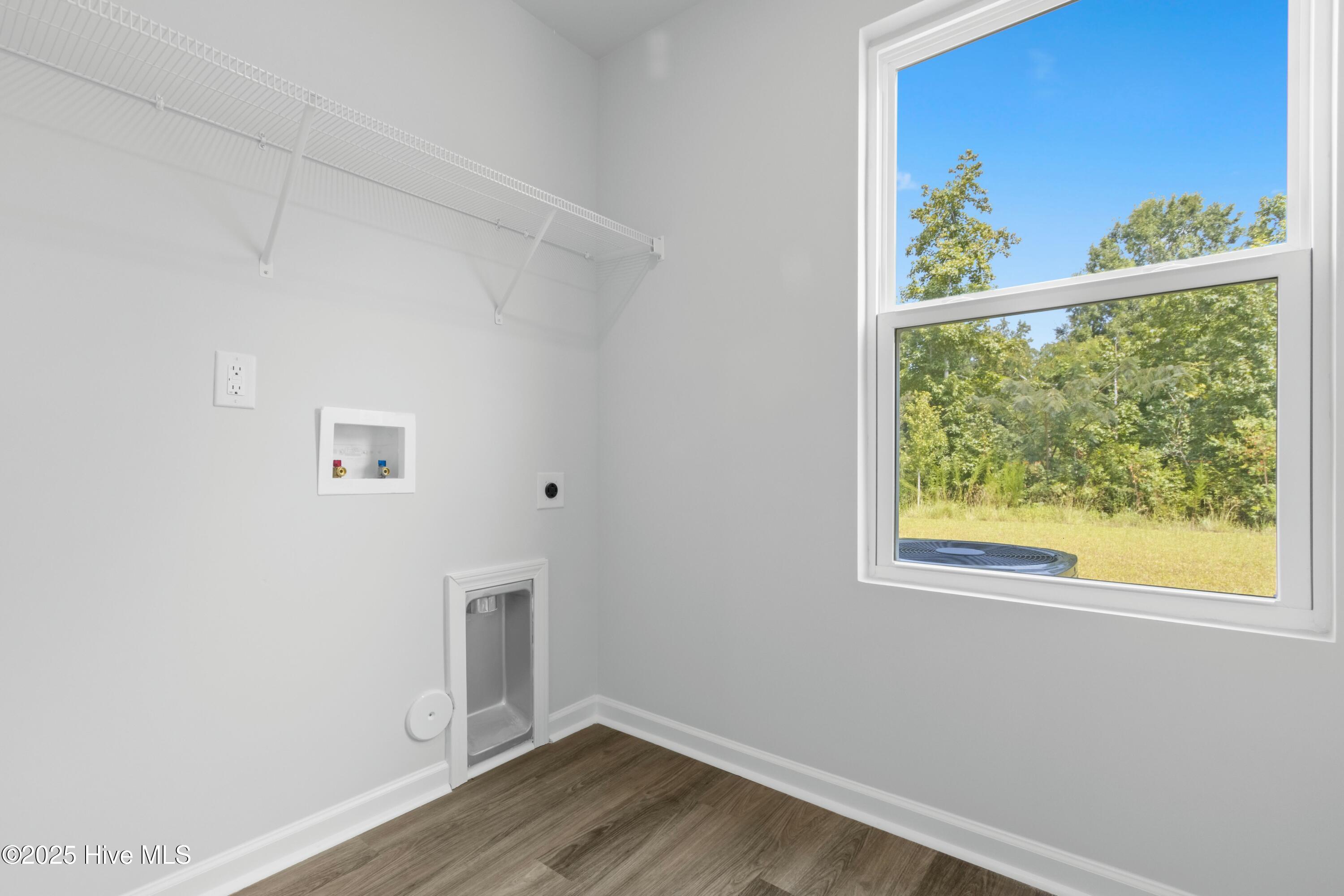 7047 Woodline Drive Property Photo 17