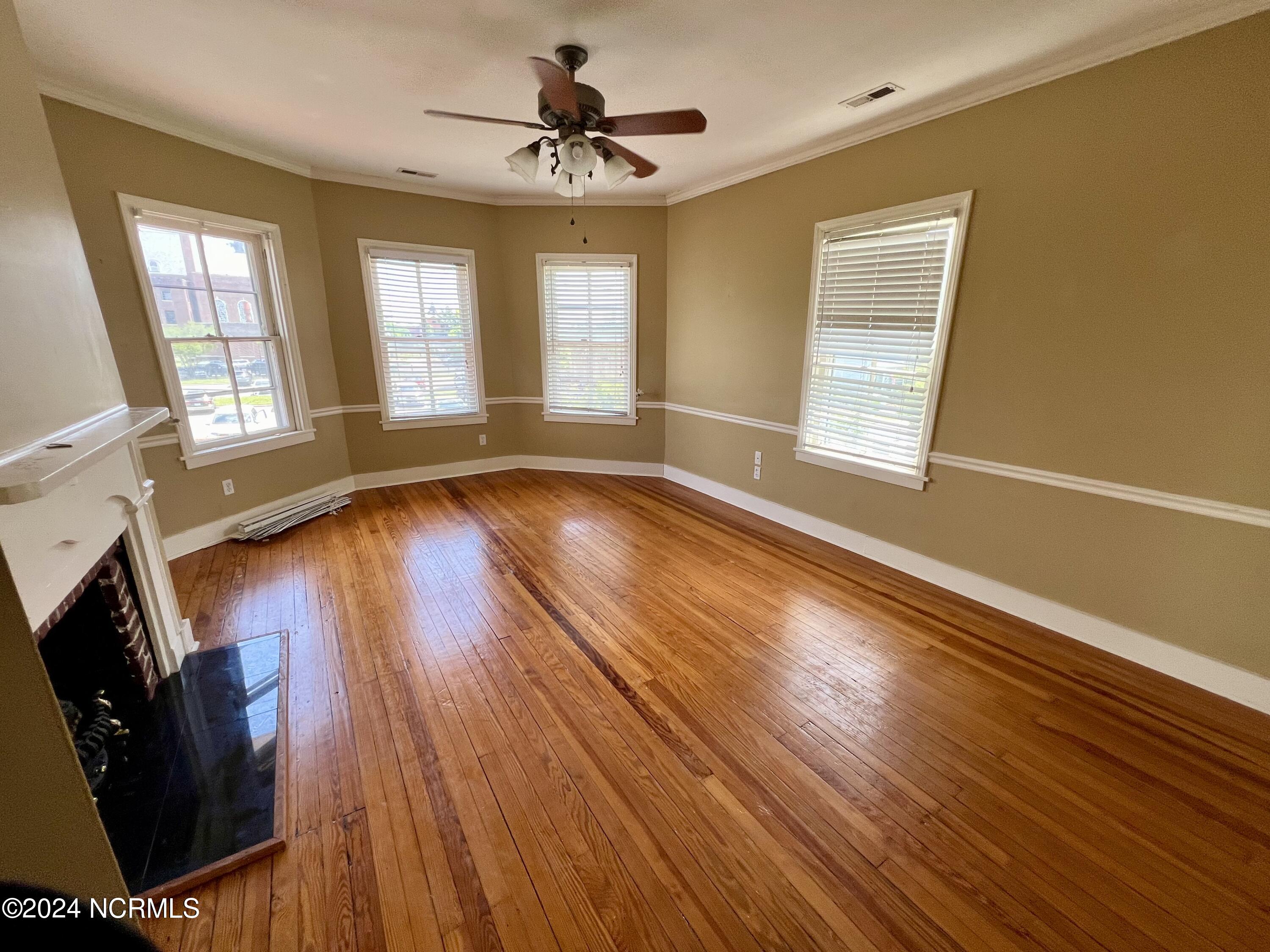 413 Hancock Street Property Photo 5