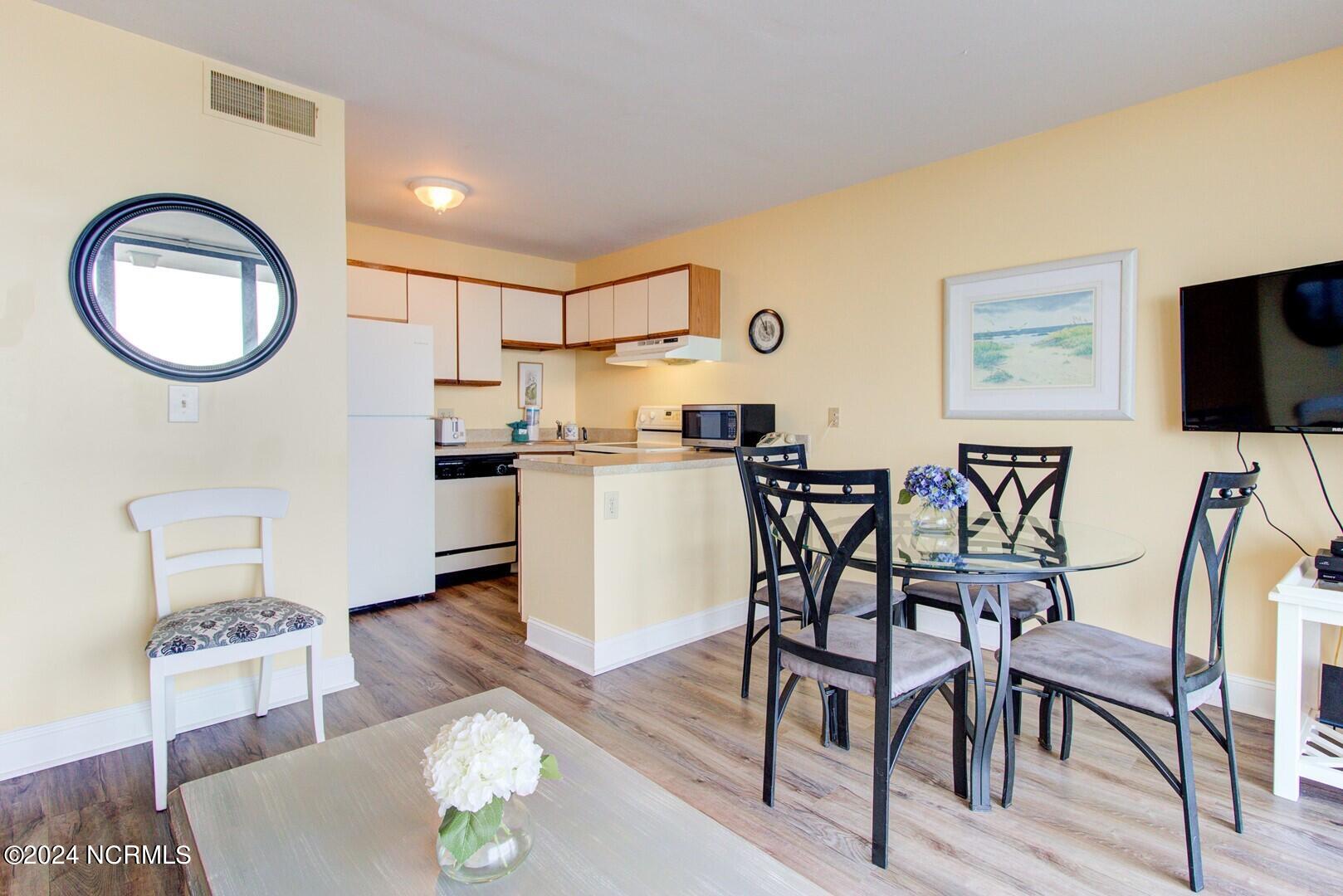 1615 Lake Park Boulevard Unit 808 Property Photo 7
