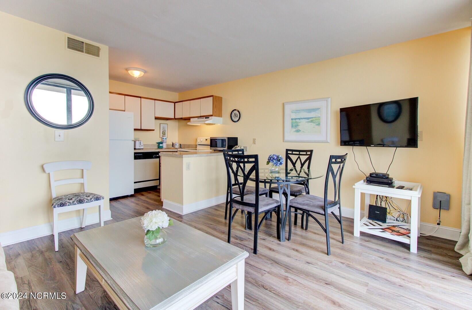 1615 Lake Park Boulevard Unit 808 Property Photo 9