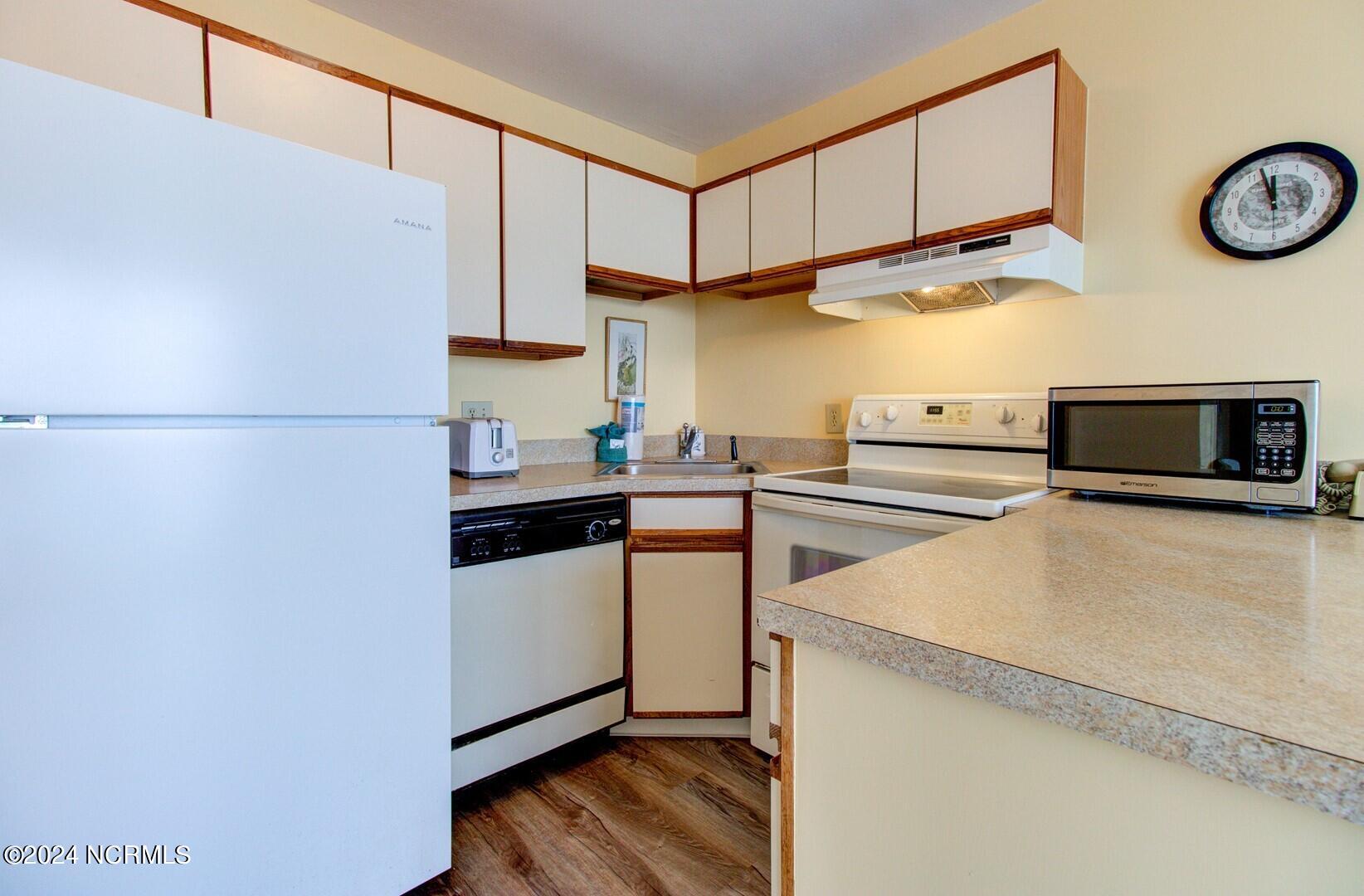 1615 Lake Park Boulevard Unit 808 Property Photo 11
